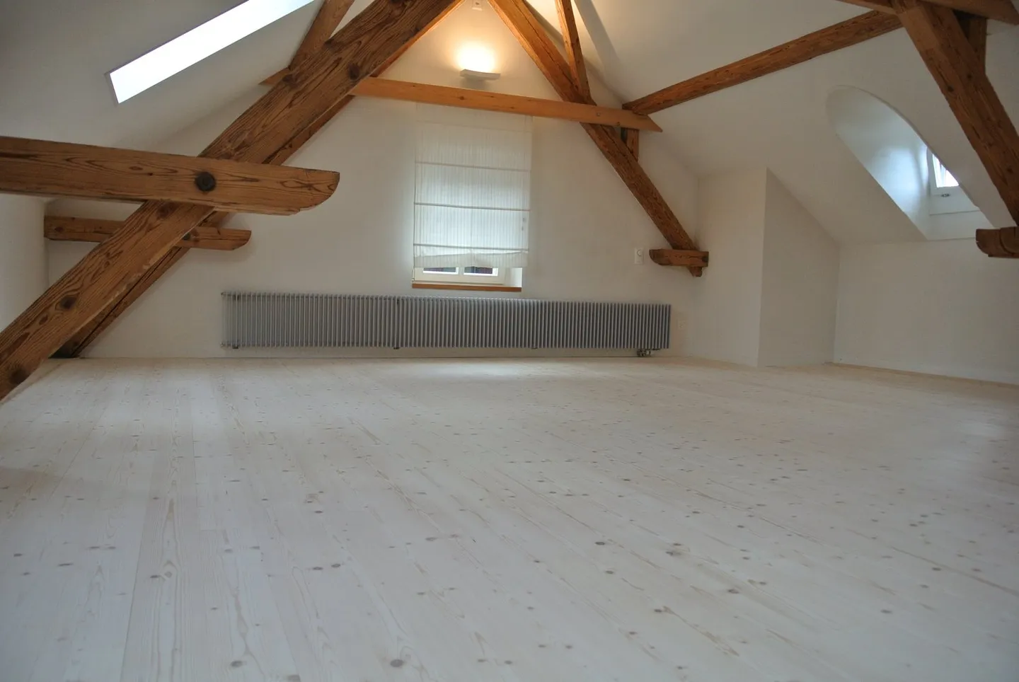 APPARTEMENT LOFT UNIQUE ET MODERNE SUR DEUX ÉTAGES, 70M2 DE SURFACE HABITABLE, COTTAGE ROMANTIQUE ET INDÉPENDANT - Photo 6 sur 10