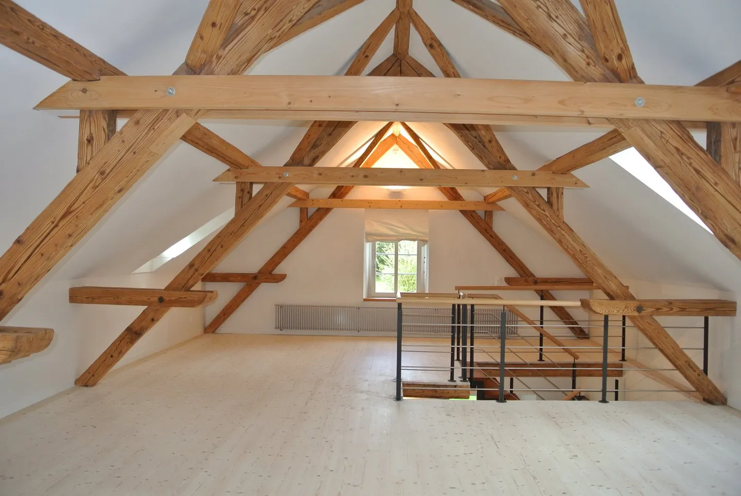 APPARTEMENT LOFT UNIQUE ET MODERNE SUR DEUX ÉTAGES, 70M2 DE SURFACE HABITABLE, COTTAGE ROMANTIQUE ET INDÉPENDANT - Photo 7 sur 10