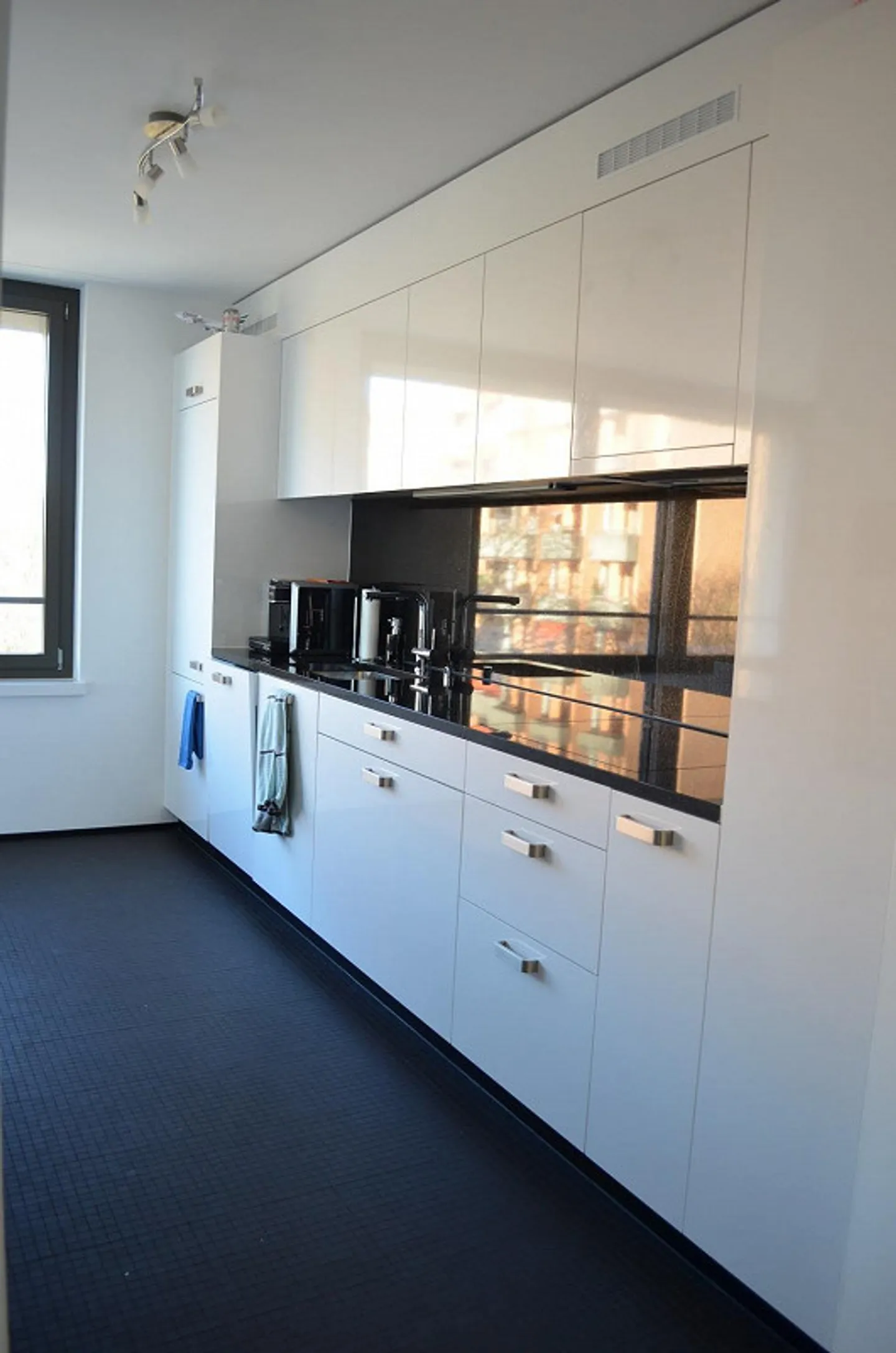 Votre nouveau chez-vous, un logement moderne et central avec terrasse sur le toit - Photo 4 sur 6