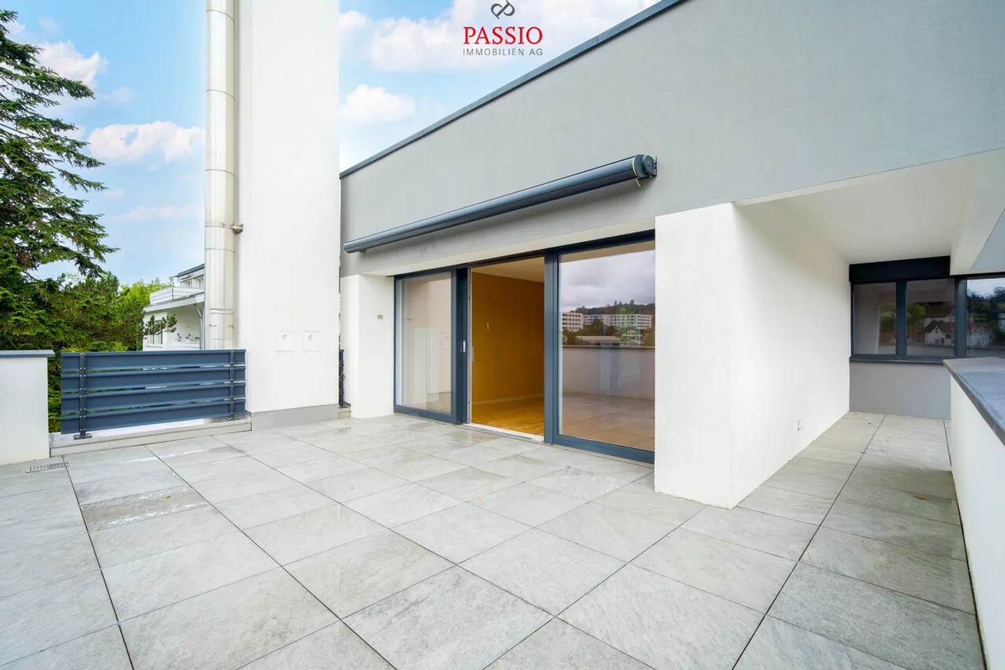 Geräumige Terrassenwohnung mit Aussicht - Foto 2 von 27