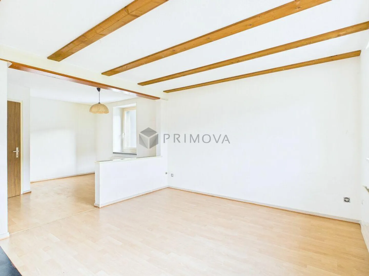 Spacious 5.5 Room Double Family House in a Quiet Location with Plenty of Room for Your Ideas - Photo 3 of 8