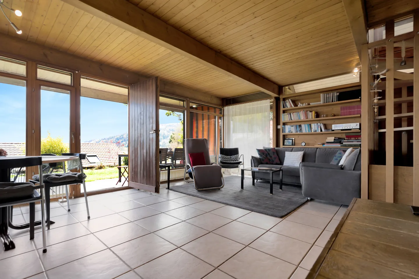 Residential or holiday home with fantastic views - Photo 7 of 12