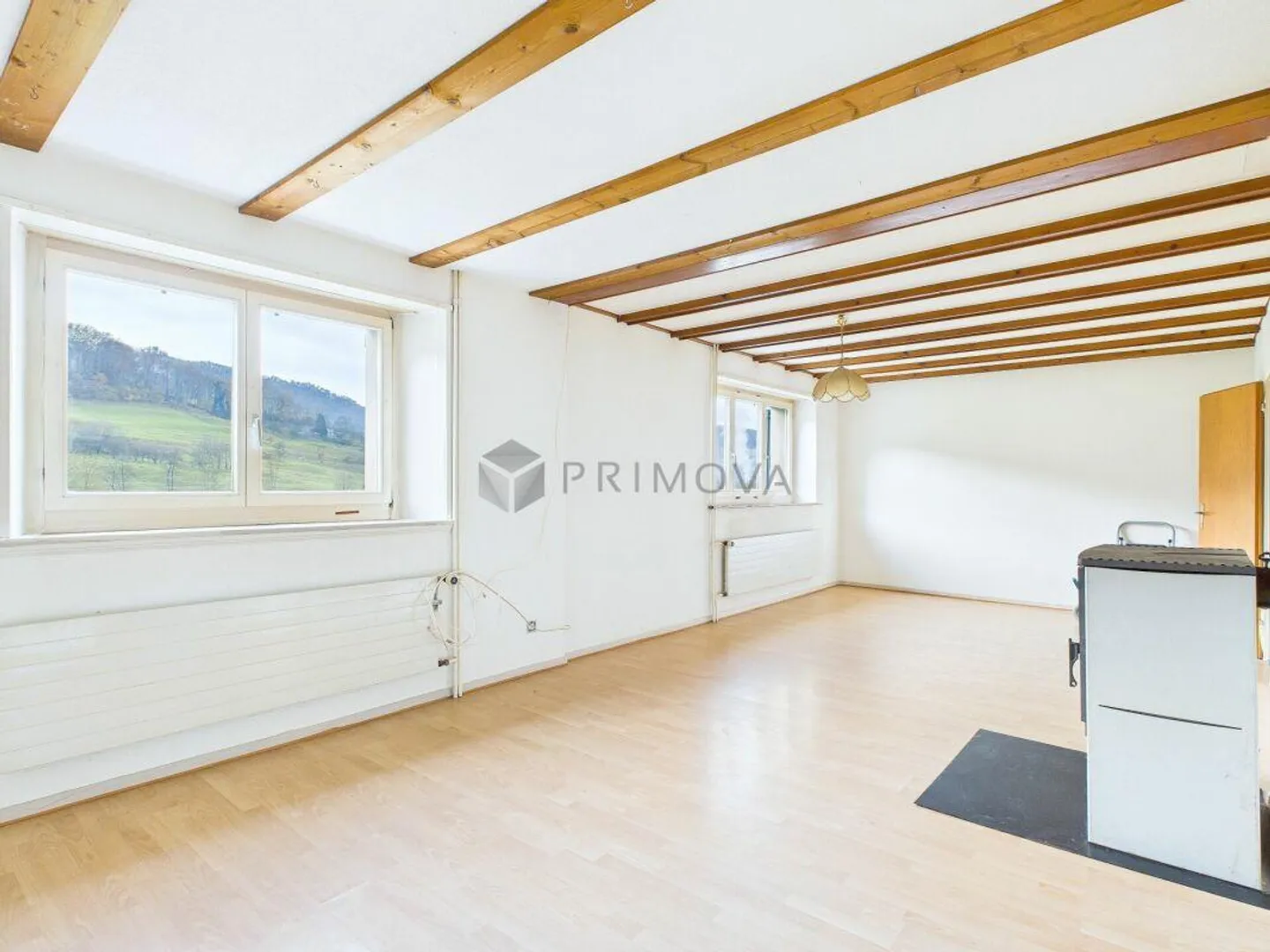 Spacious 5.5 Room Double Family House in a Quiet Location with Plenty of Room for Your Ideas - Photo 4 of 8