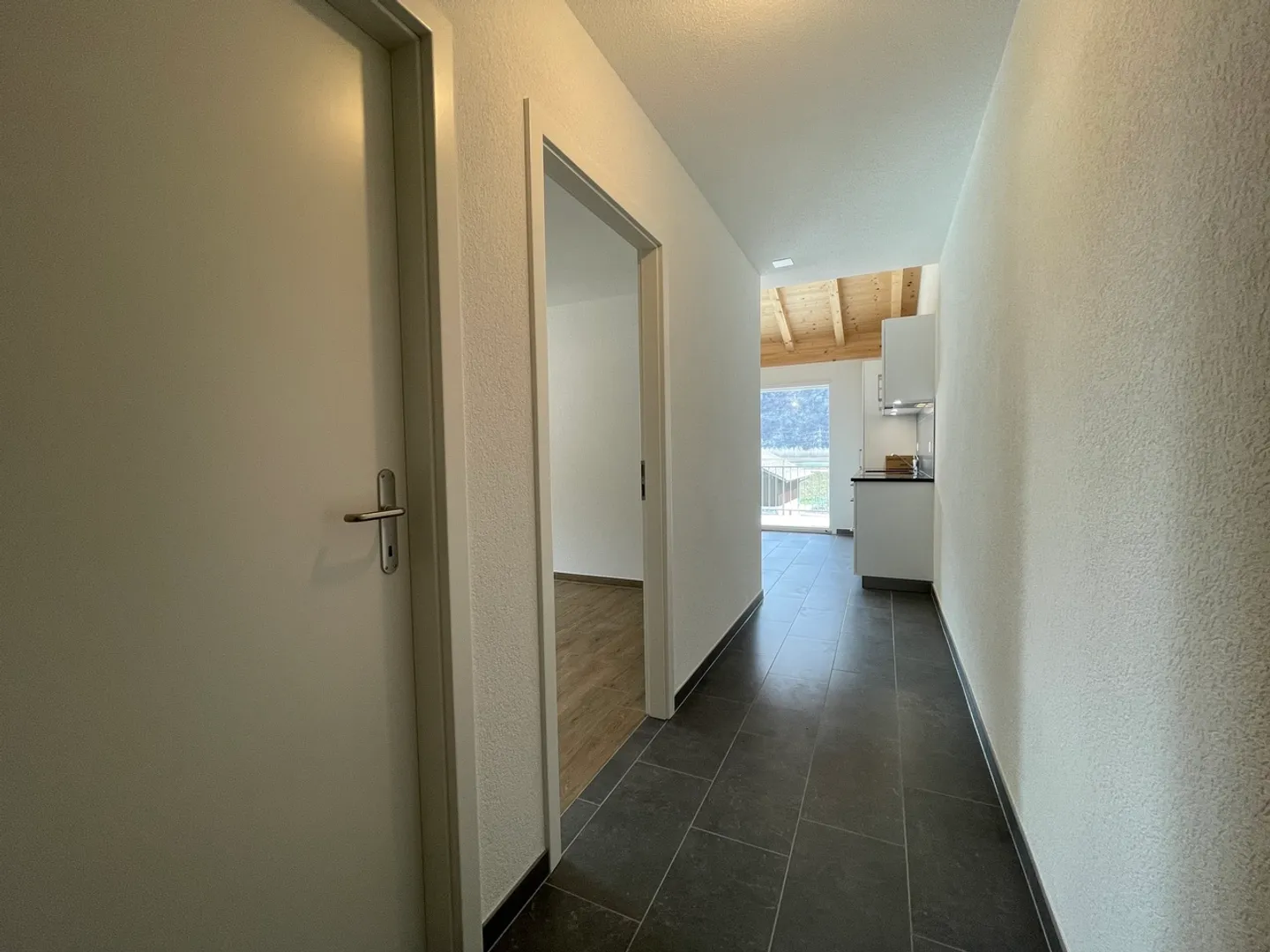 Schönes 2.5-Zimmer-Apartment im 1. Stock mit sonnigem Balkon - Photo 6 of 8