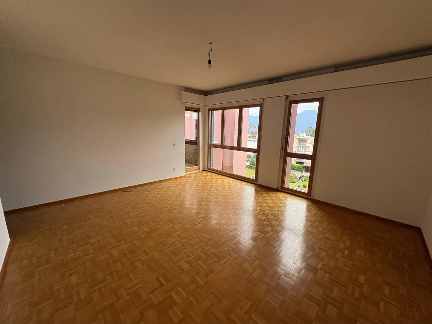 Ampio appartamento 3,5 locali - Foto 2 di 18