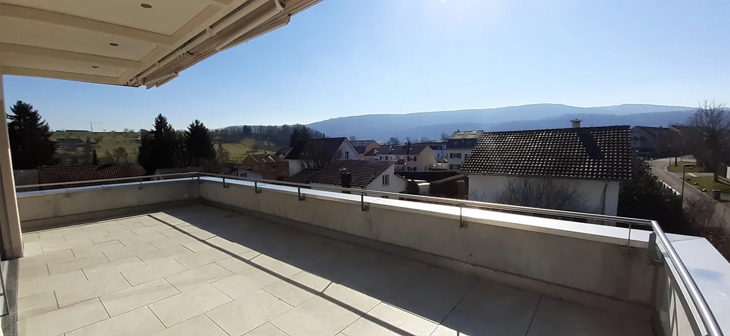 Luxury Attic Apartment - Photo 6 of 25