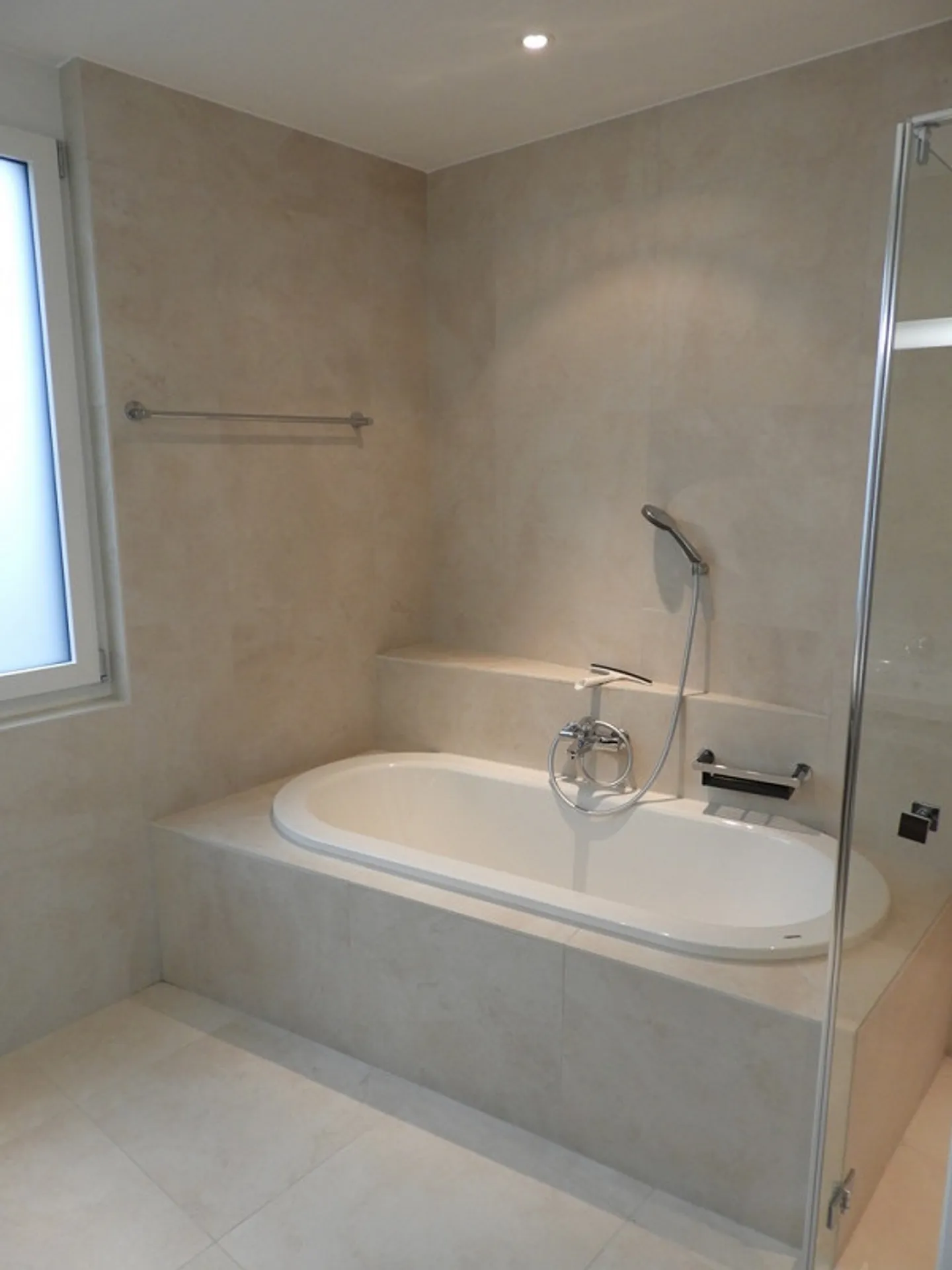 Luxury Attic Apartment - Photo 12 of 25