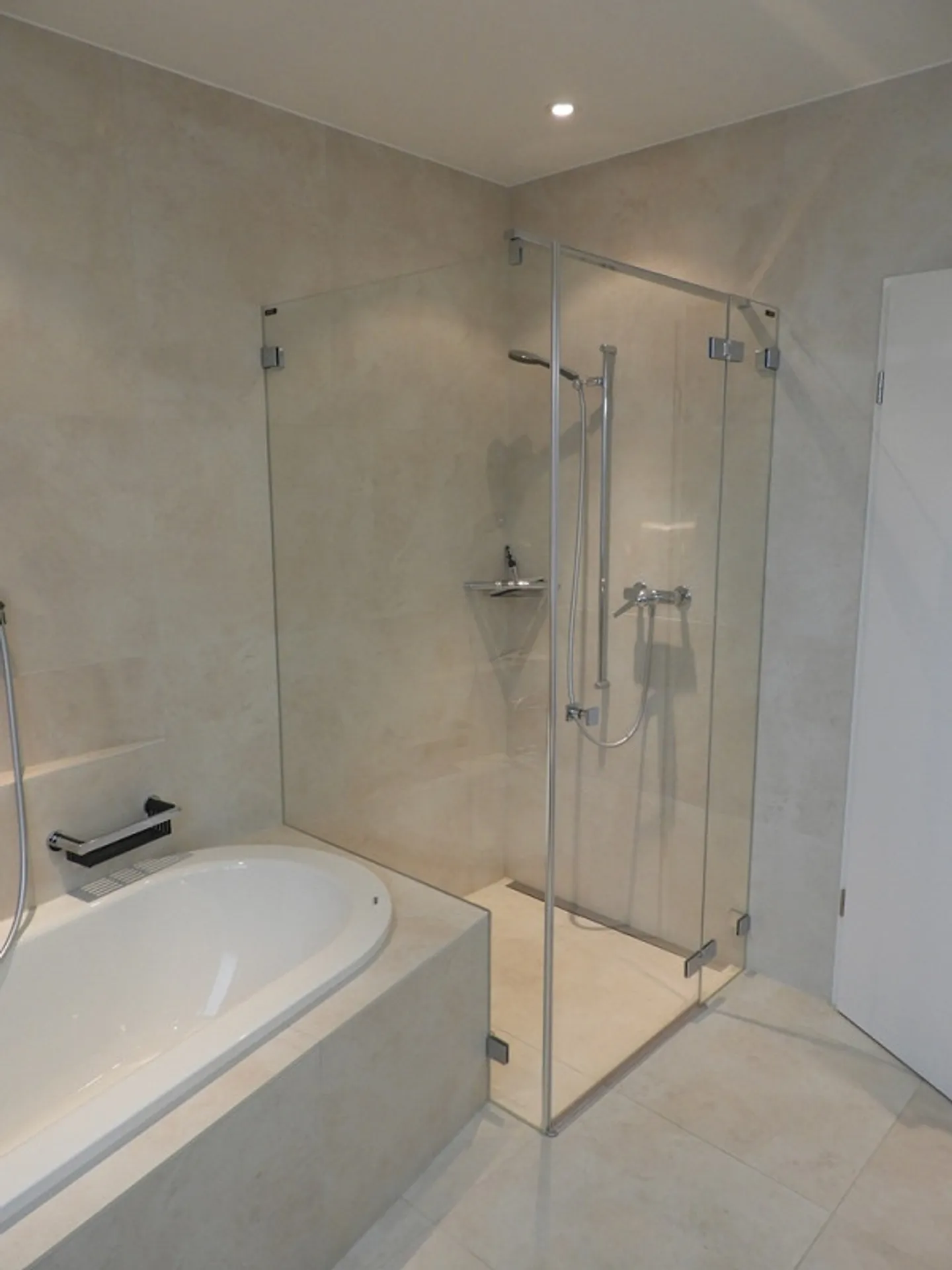 Luxury Attic Apartment - Photo 13 of 25