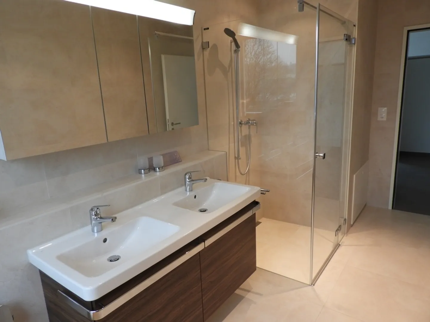 Luxury Attic Apartment - Photo 14 of 25