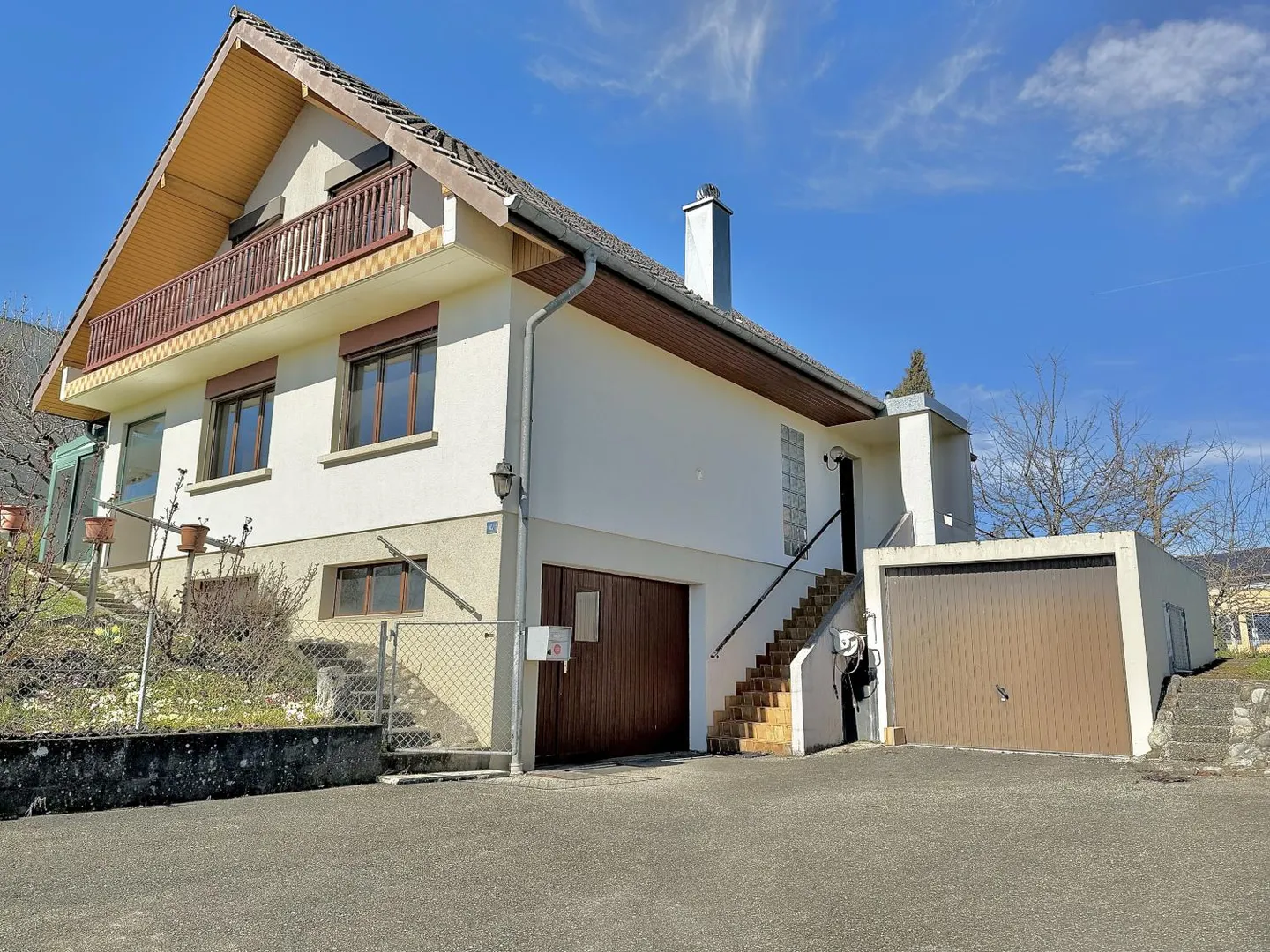 6-Zimmer-Haus - Foto 1 von 9