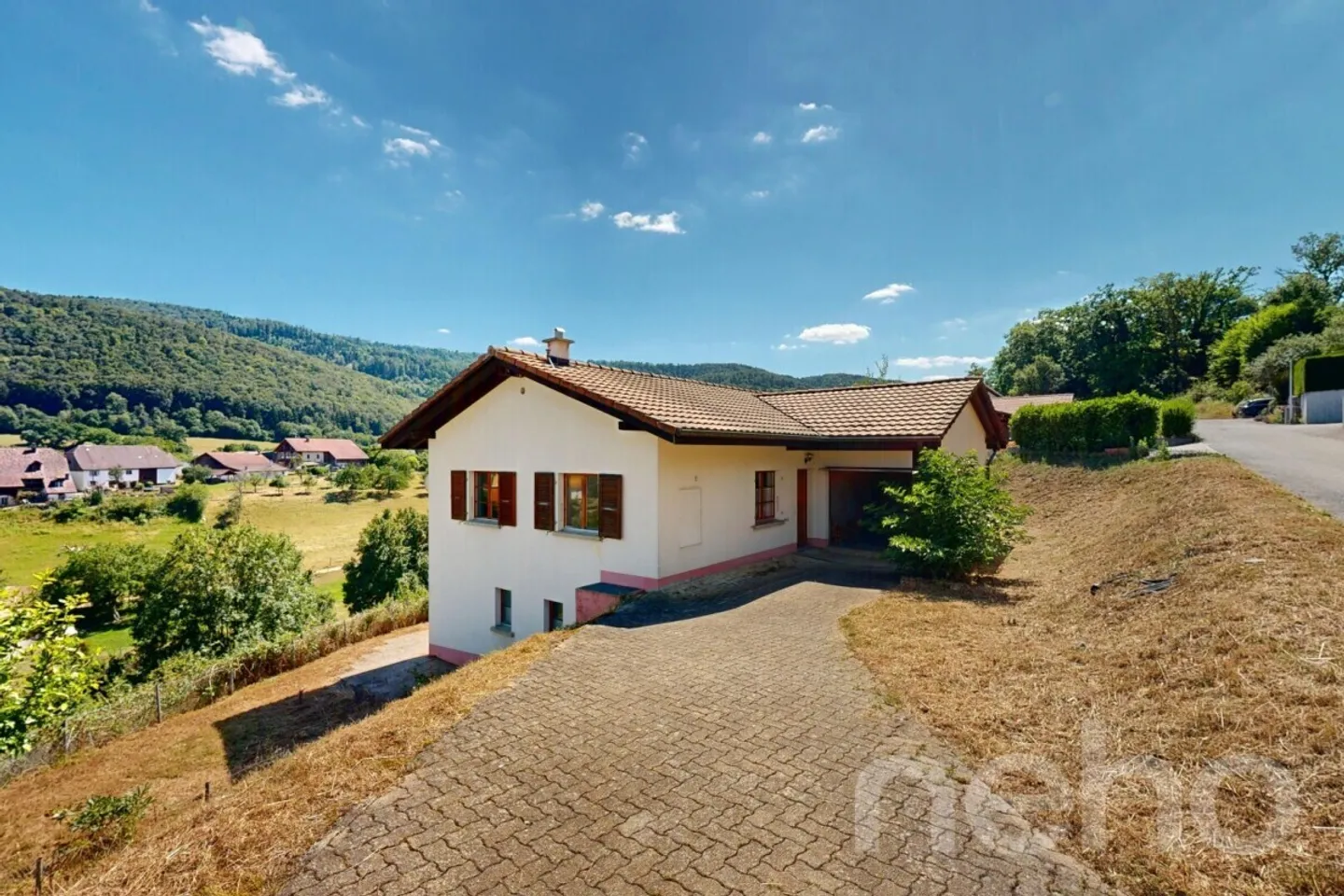 Casa unifamiliare con grande potenziale e ampio terreno a Bressaucourt - Foto 1 di 12