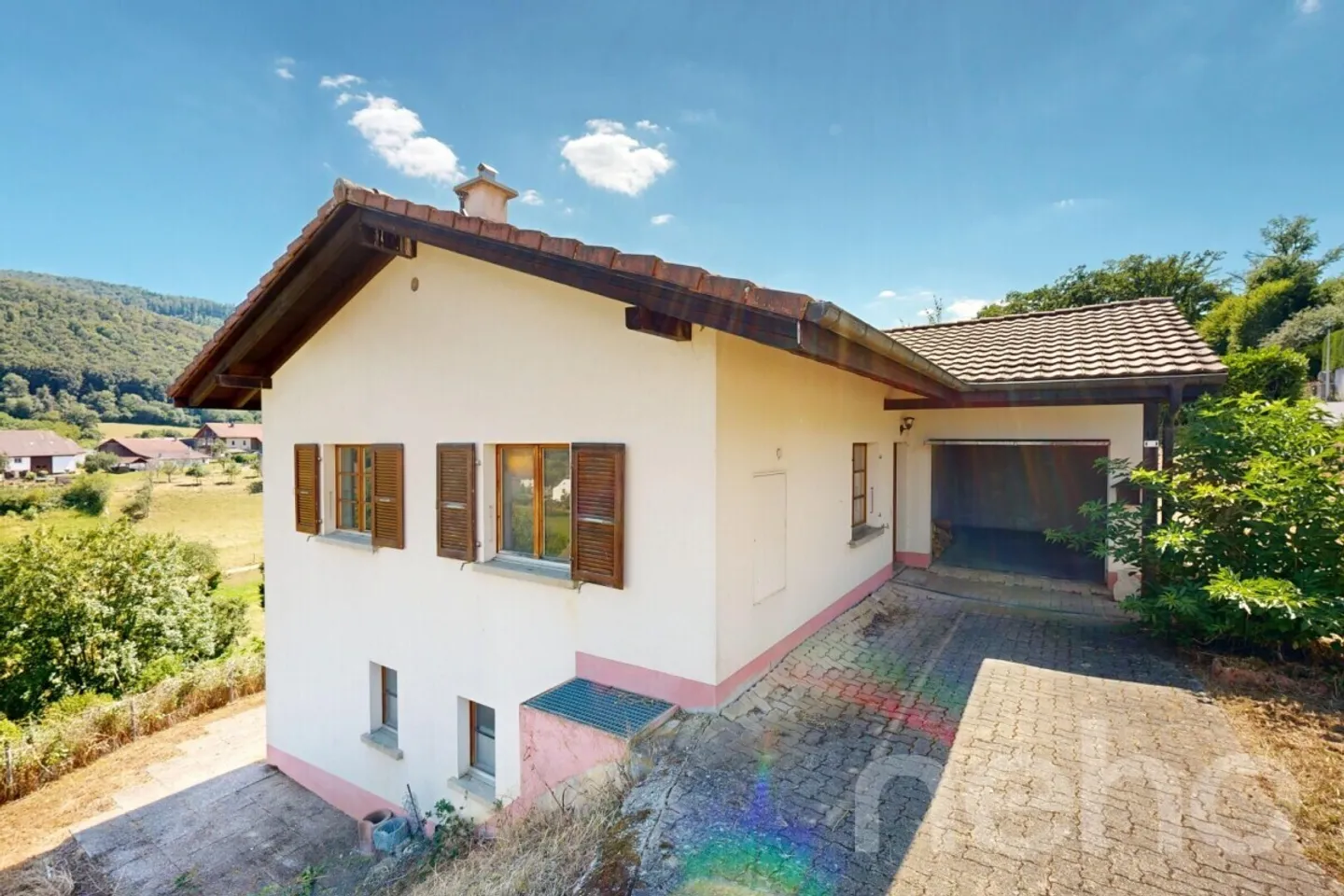 Casa unifamiliare con grande potenziale e ampio terreno a Bressaucourt - Foto 2 di 12