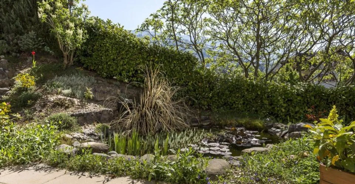 Schöne Villa mit einem Pool, die einen außergewöhnlichen Panoramablick bietet - Foto 12 von 12