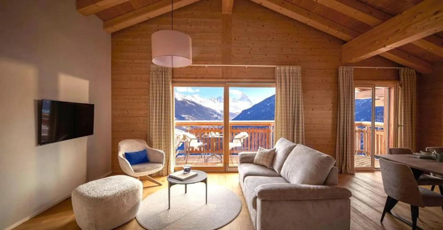Penthouse with panoramic view in hotel residence - Photo 1 of 12