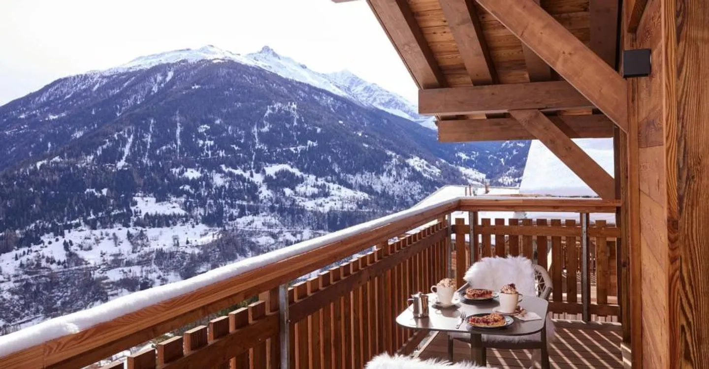 Penthouse with panoramic view in hotel residence - Photo 3 of 12