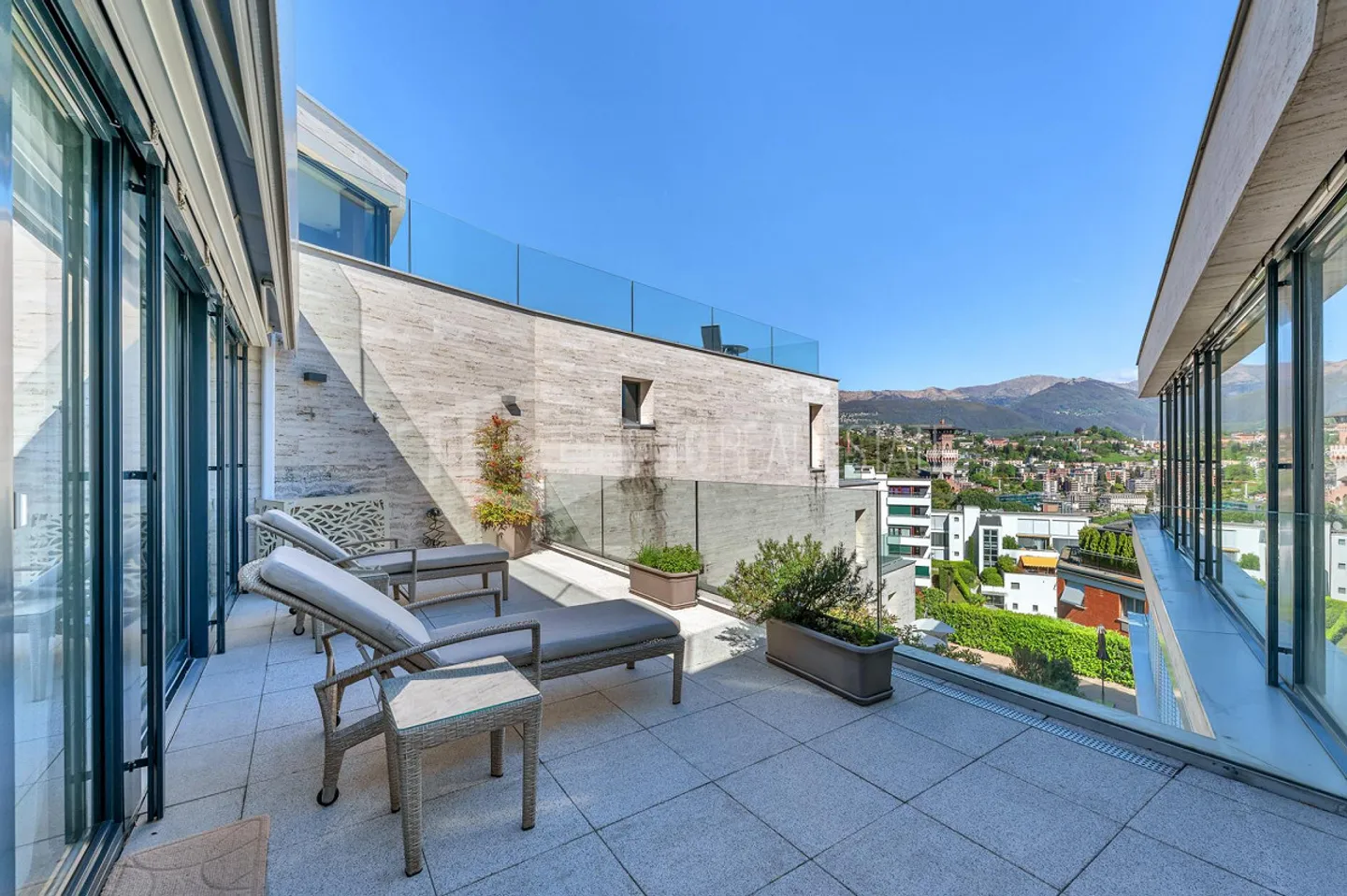 Spacieux appartement de 4.5 pièces avec vue imprenable sur le lac à Paradiso - Photo 7 sur 13