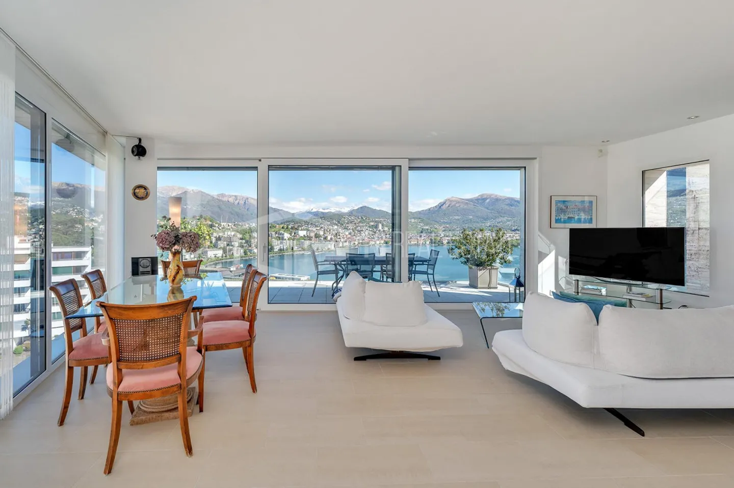 Spacieux appartement de 4.5 pièces avec vue imprenable sur le lac à Paradiso - Photo 8 sur 13