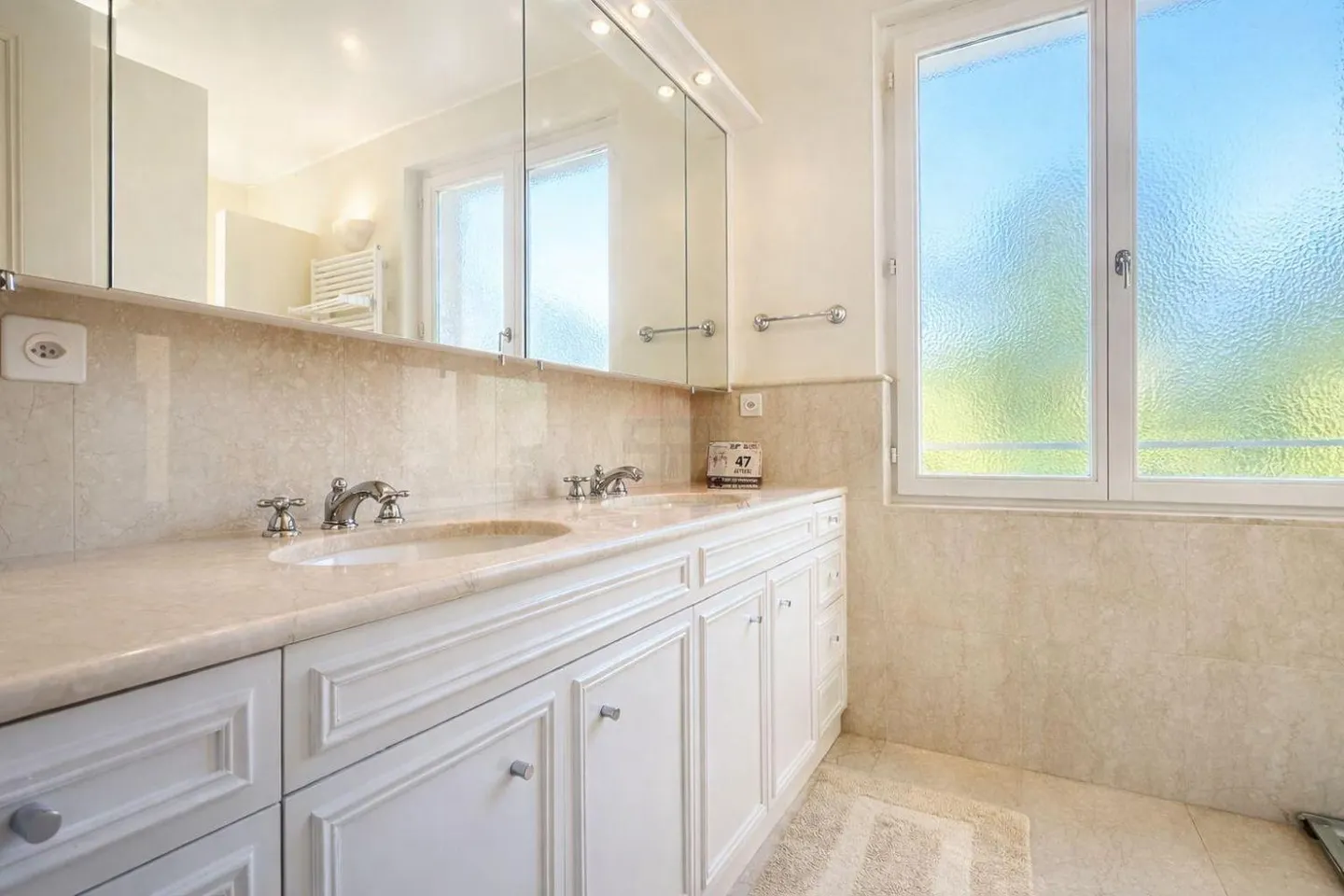 Maison Familiale Élégante à Vandoeuvres - Photo 7 sur 10