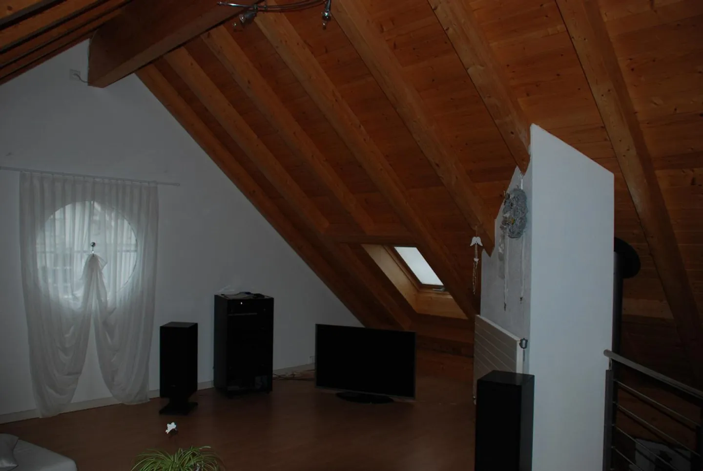 Attic apartment with gallery - Photo 9 of 17