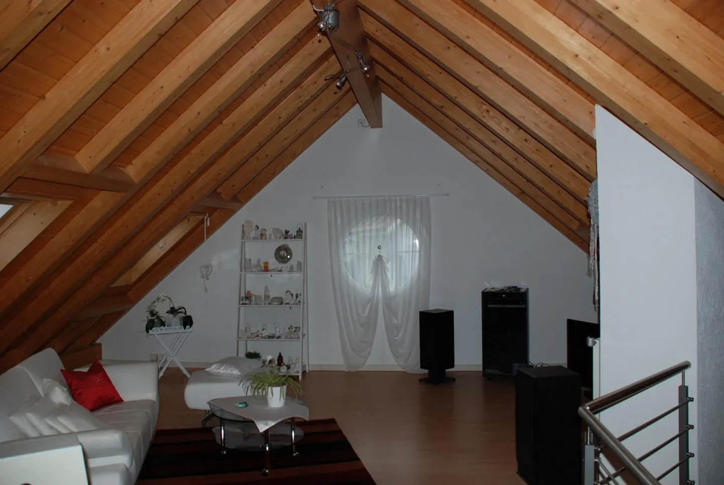 Attic apartment with gallery - Photo 13 of 17