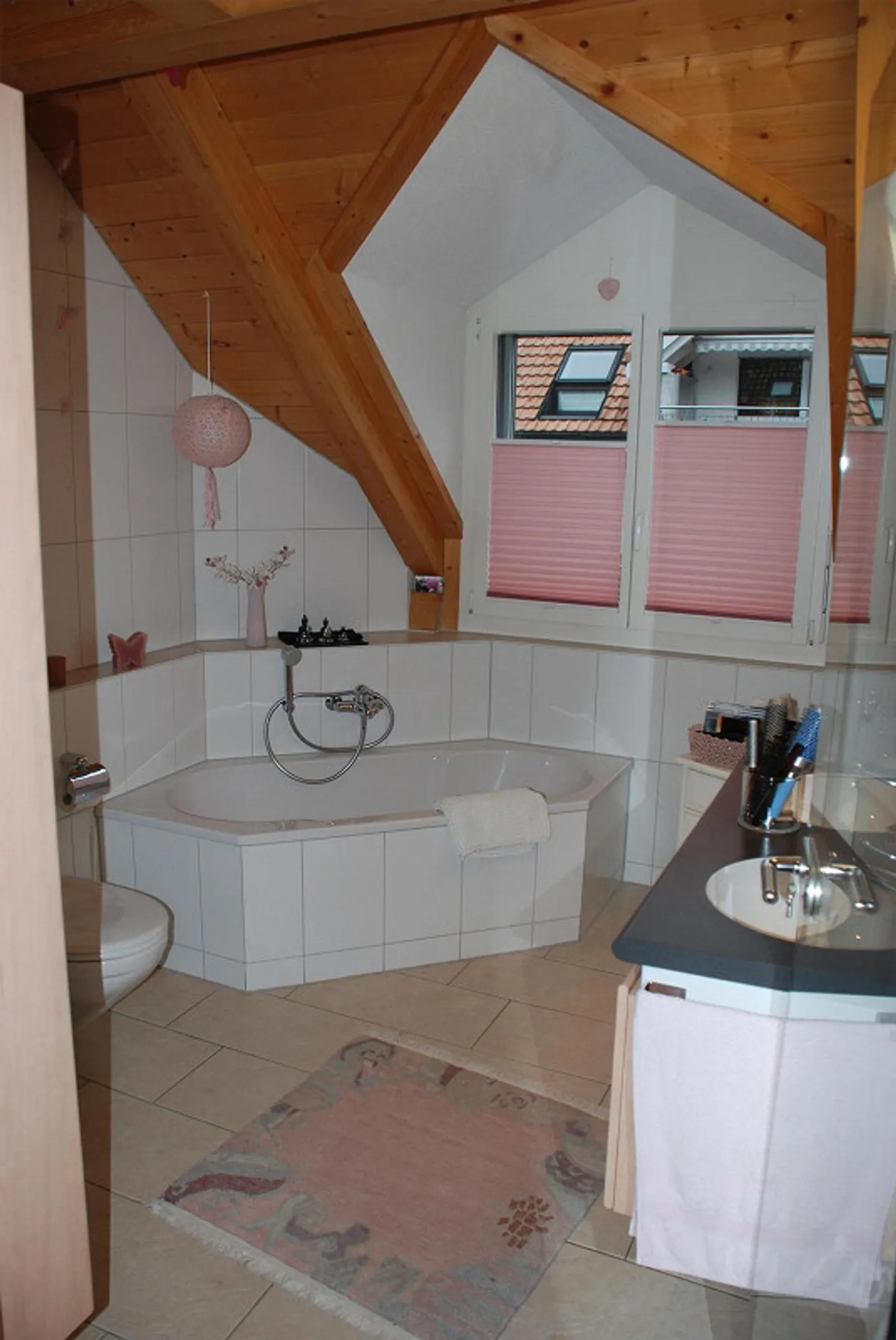 Attic apartment with gallery - Photo 15 of 17