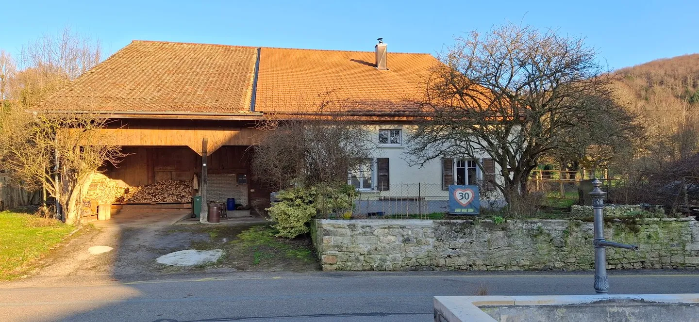 Maison Charmante avec Grange - Photo 2 sur 30