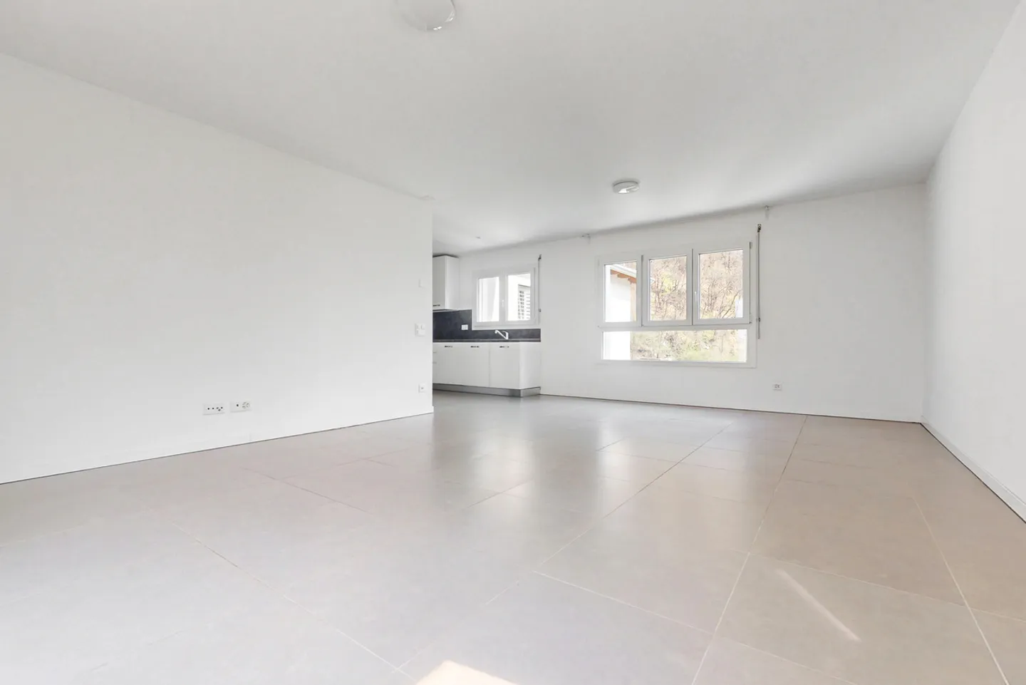 Spacious 3.5-room apartment in Cresciano - Photo 4 of 10