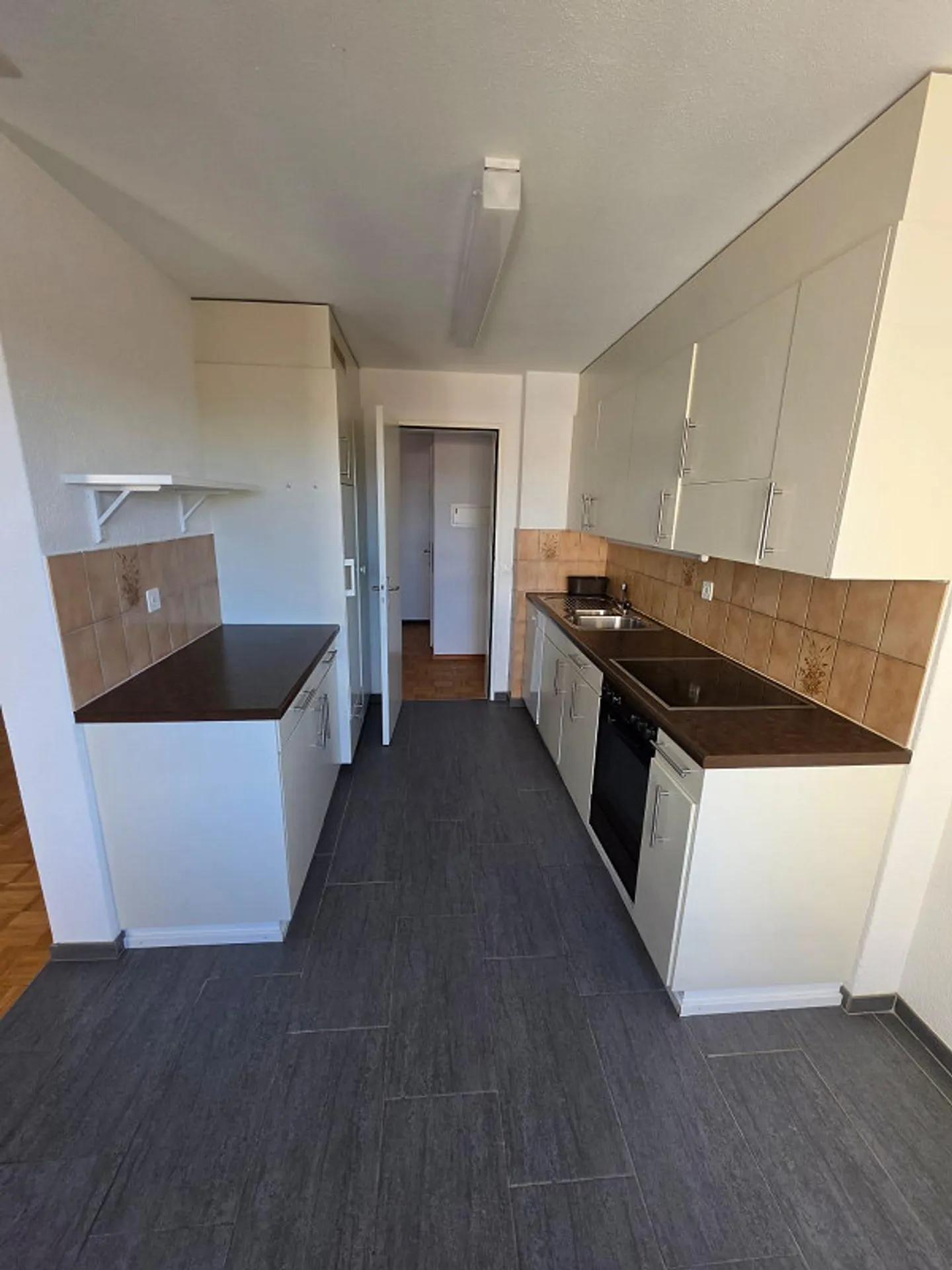 4.5 Room Apartment for Rent in Biel - Photo 2 of 9