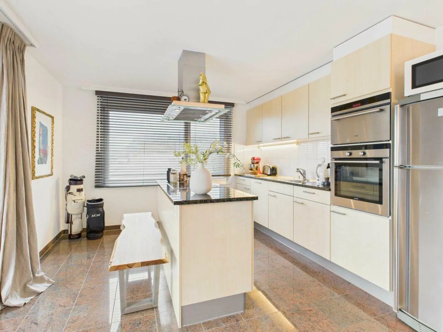 Bien d'investissement : Immeuble collectif avec 18 appartements, 16 garages et ... - Photo 4 sur 18