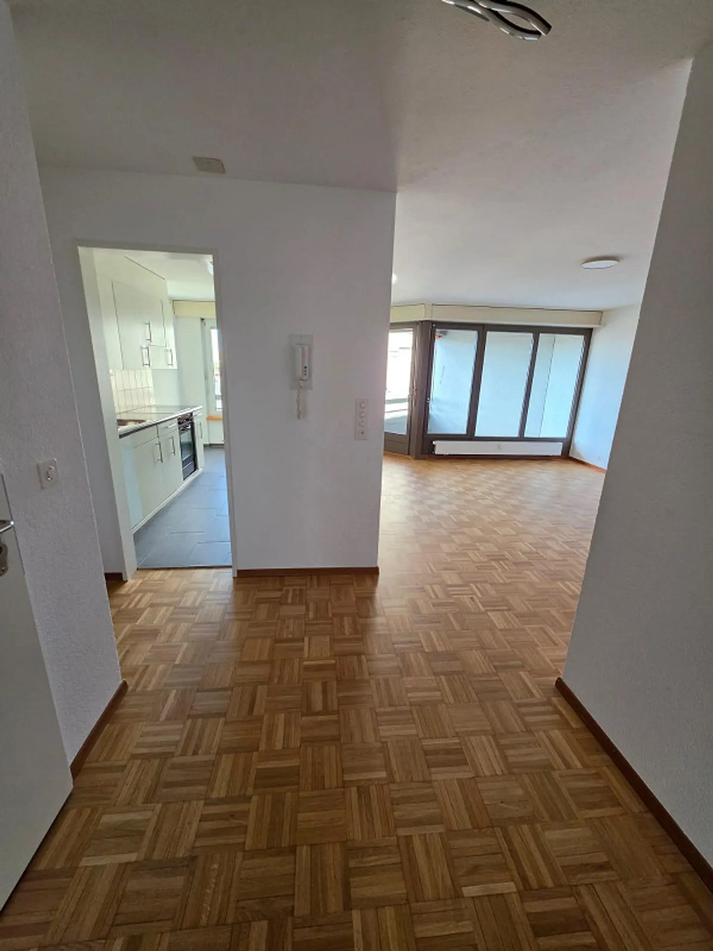 4.5 Room Apartment for Rent in Biel - Photo 3 of 9