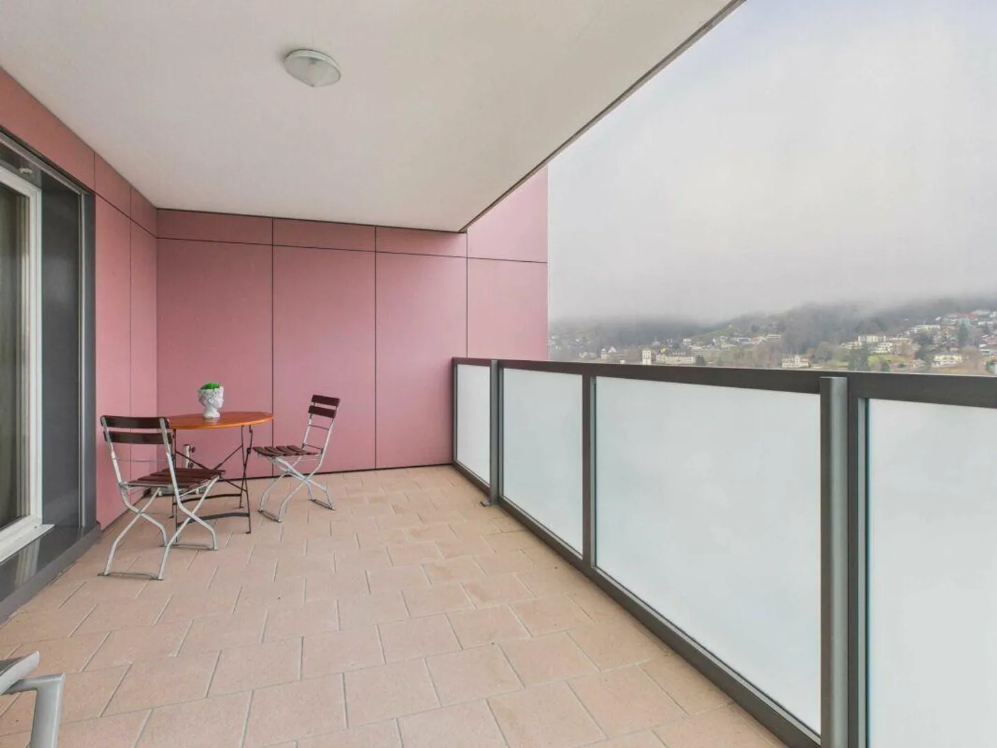 Bien d'investissement : Immeuble collectif avec 18 appartements, 16 garages et ... - Photo 5 sur 18