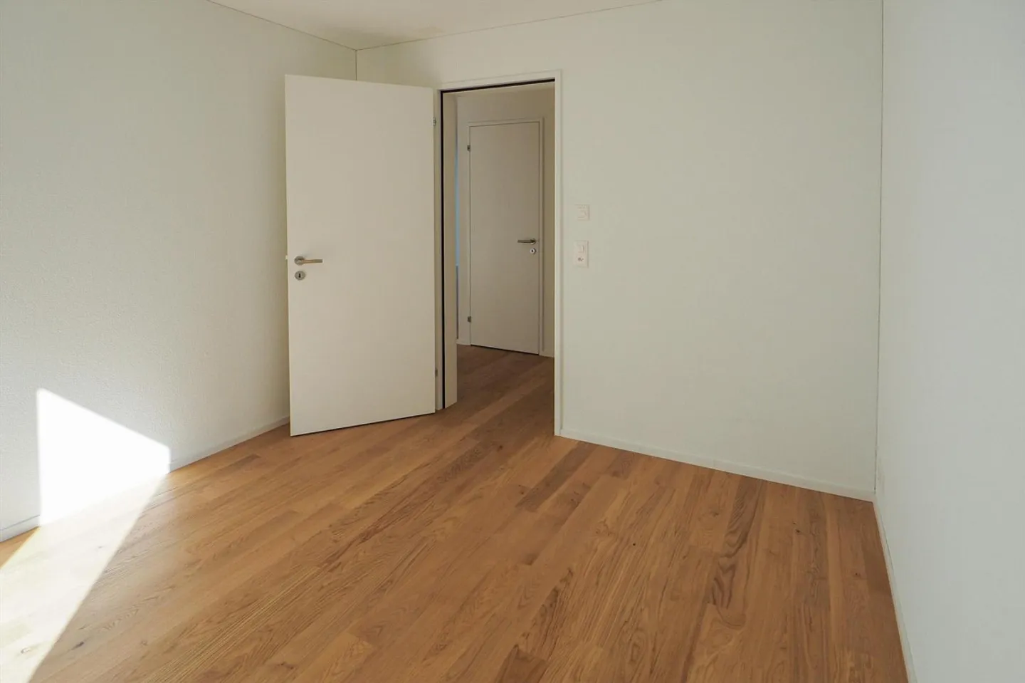 Moderno appartamento di 3,5 stanze a Horgen - Foto 3 di 5