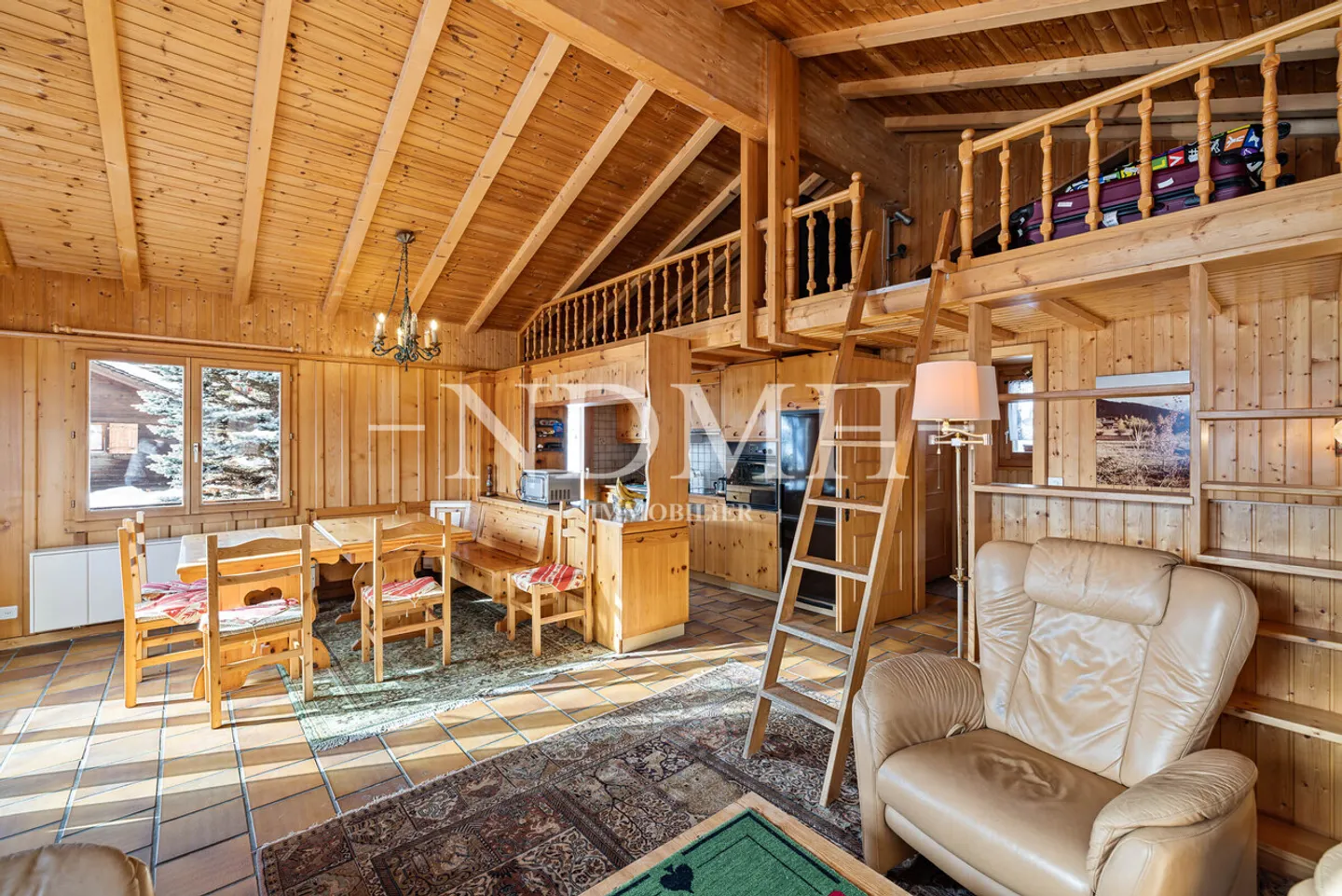 Chalet dei Superlativi con vista mozzafiato in un quartiere privilegiato - Foto 4 di 12