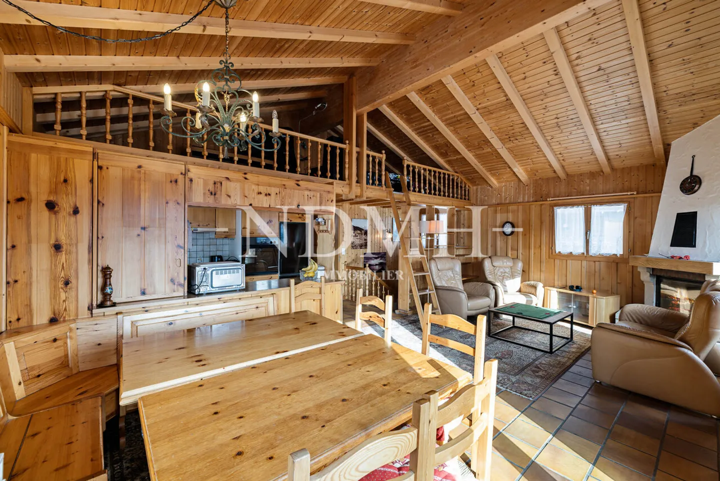 Chalet dei Superlativi con vista mozzafiato in un quartiere privilegiato - Foto 5 di 12