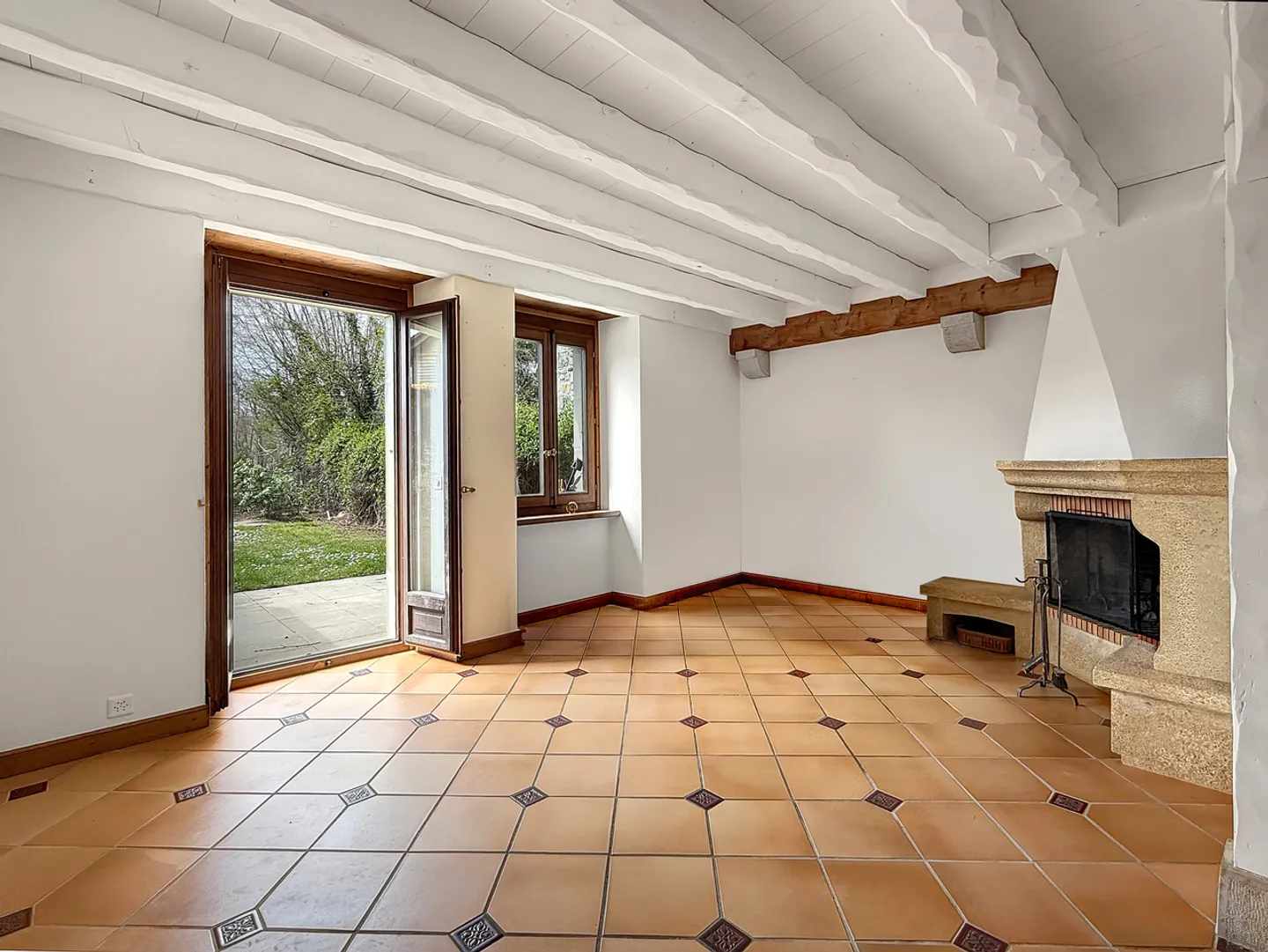 Authentique maison de village avec jardin privatif en bordure de zone agricole - Photo 3 of 10