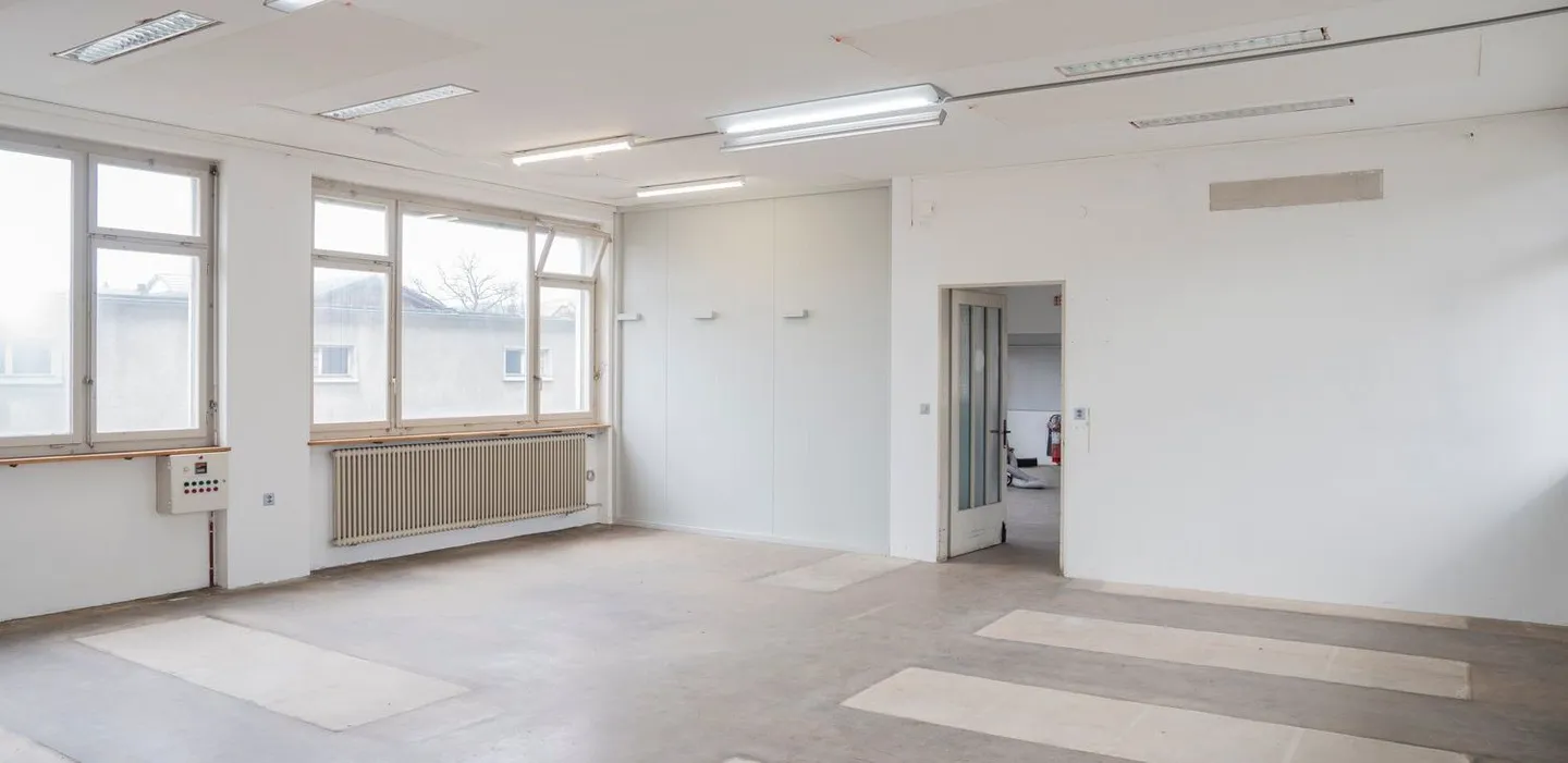 Flexible subdividable spaces for commercial / industrial / workshops / workspaces from 50m2 - Photo 1 of 14