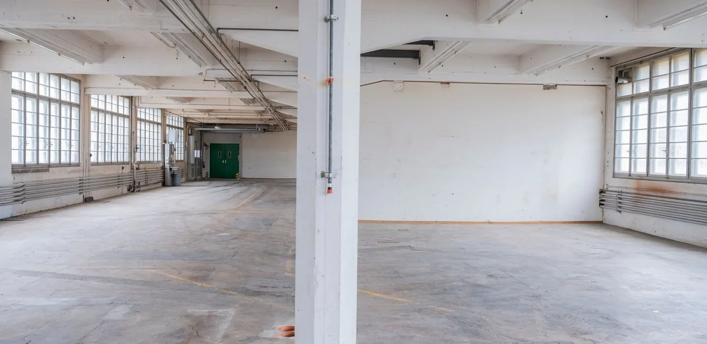 Flexible subdividable spaces for commercial / industrial / workshops / workspaces from 50m2 - Photo 5 of 14