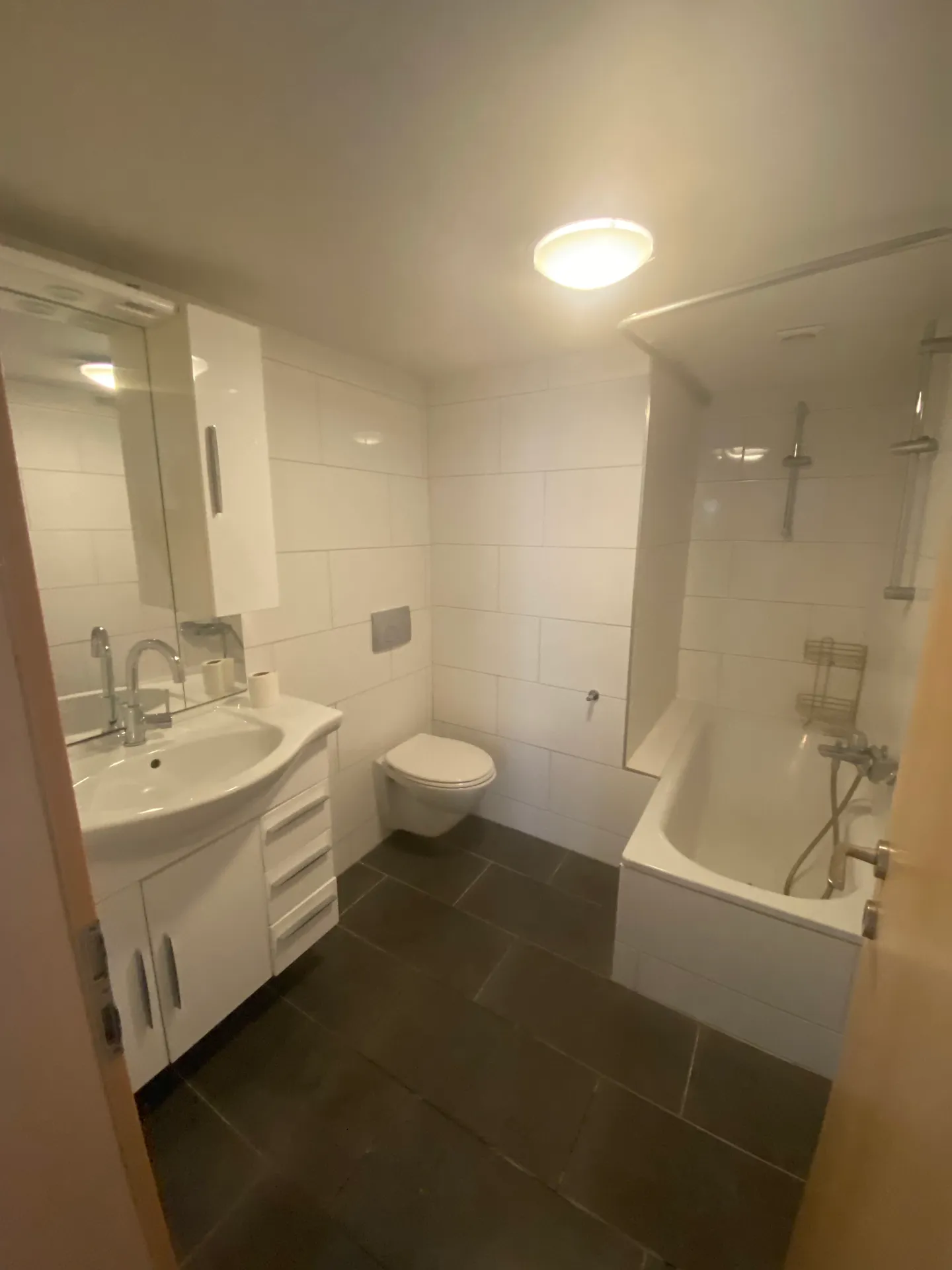 Apartment for rent - Photo 2 of 8