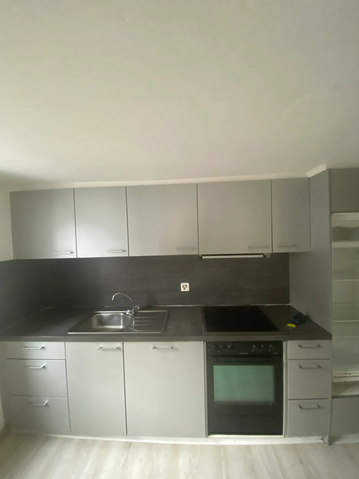 Apartment for rent - Photo 4 of 8