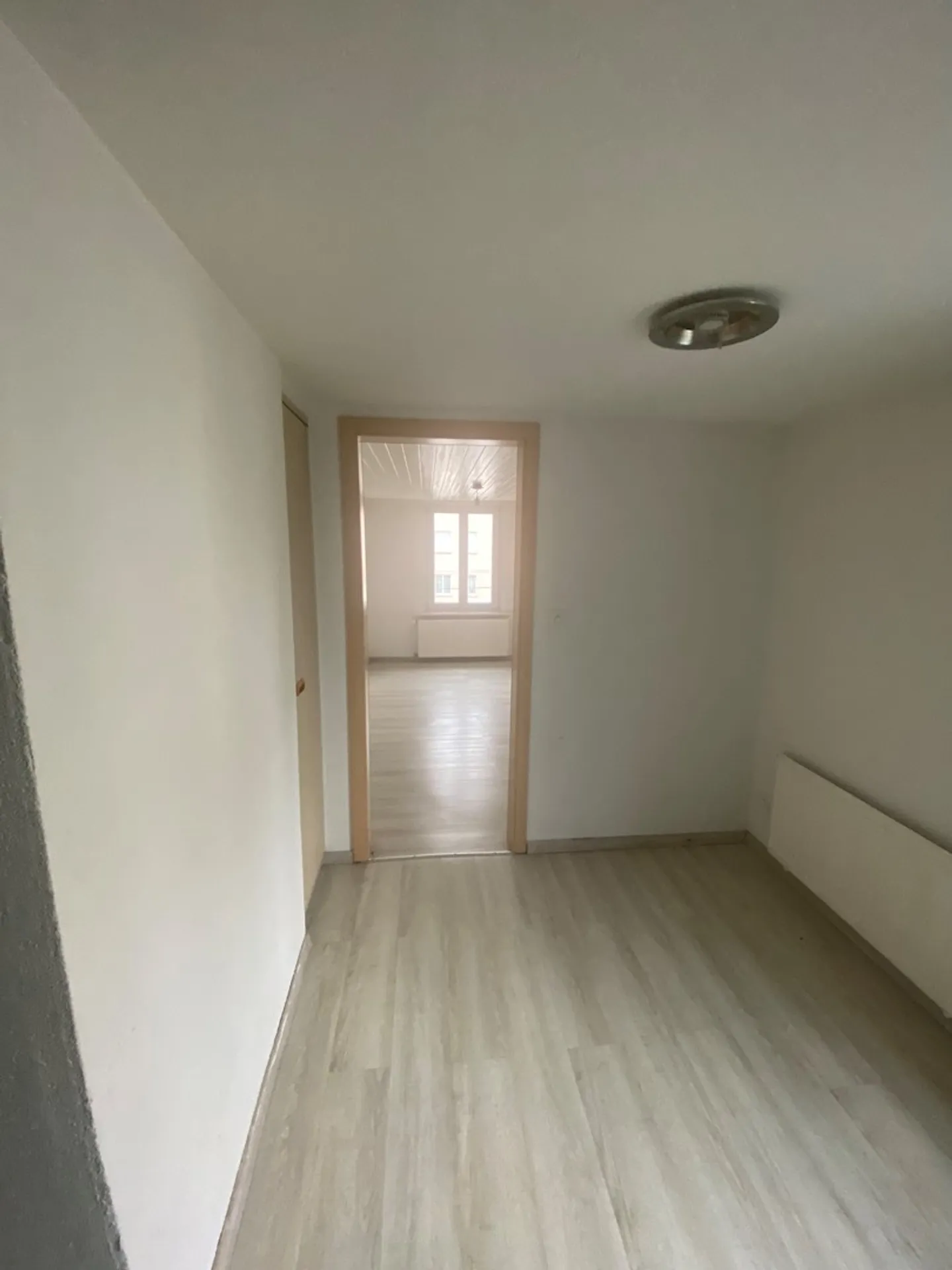 Apartment for rent - Photo 5 of 8