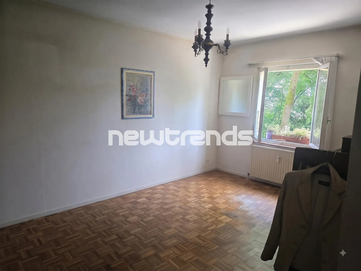 Maison individuelle à Aranno avec 3 garages, jardin, forêt et vue sur la vallée - Photo 2 sur 11