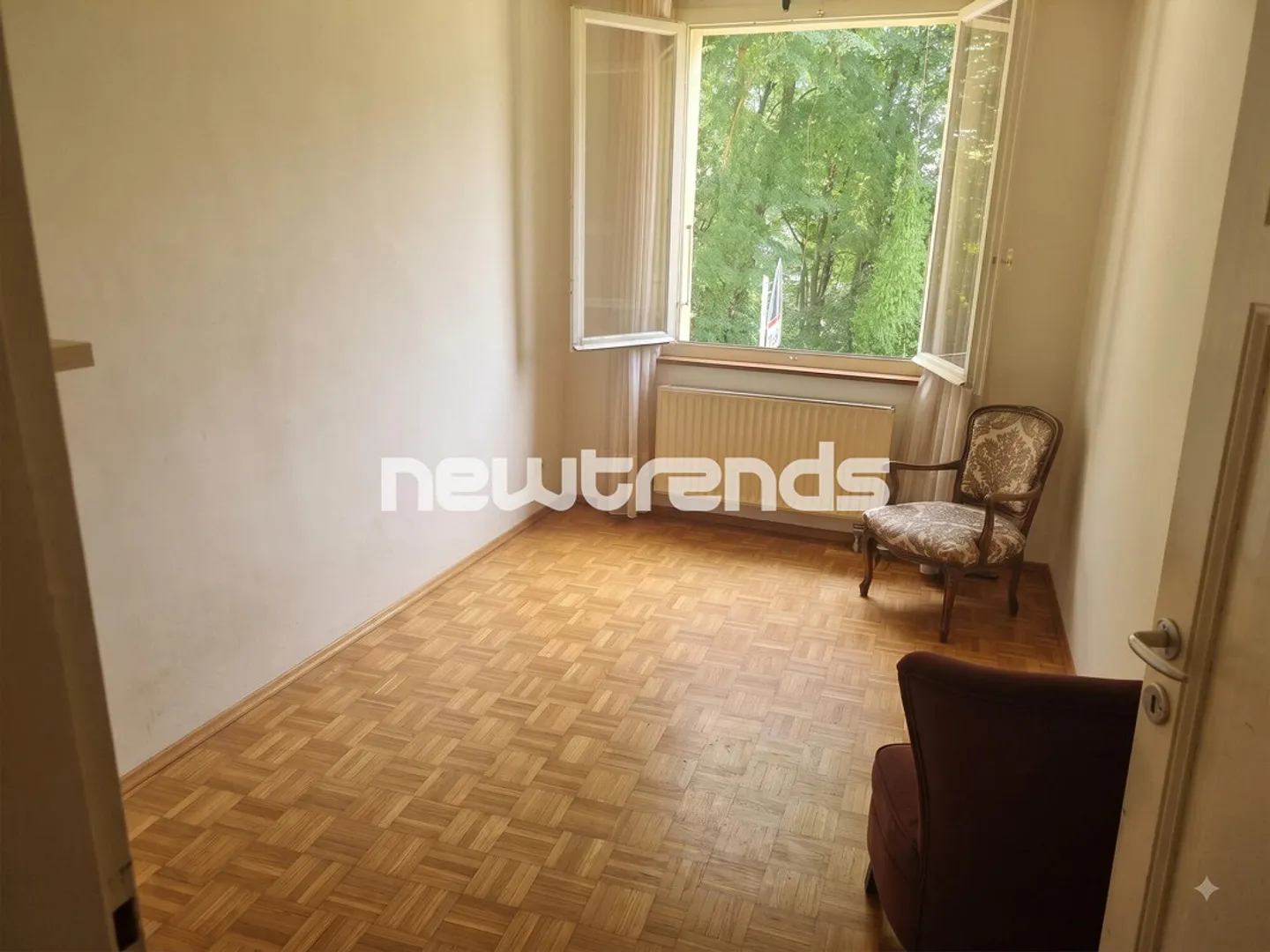 Maison individuelle à Aranno avec 3 garages, jardin, forêt et vue sur la vallée - Photo 4 sur 11