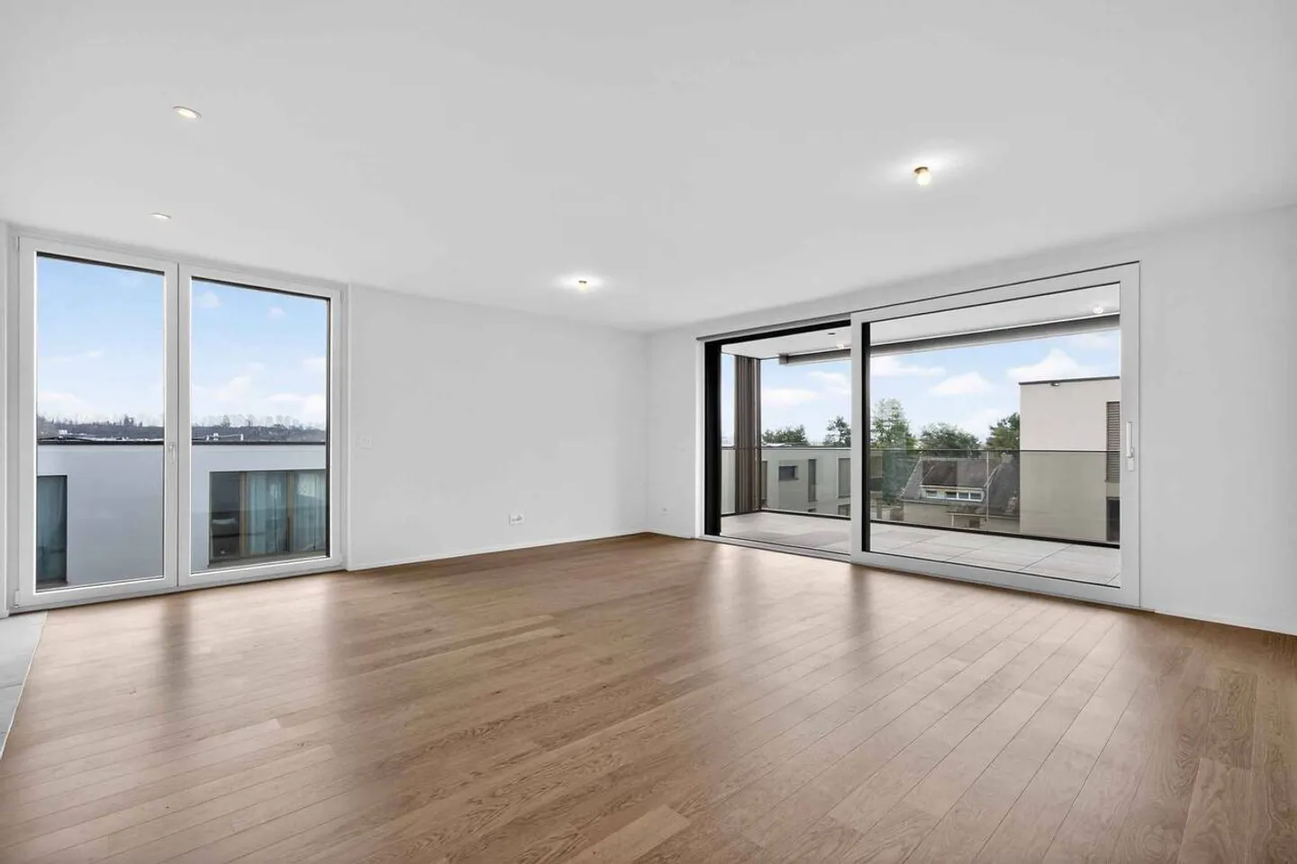 Attique neuf de 2,5 pièces, spacieux et lumineux - Photo 2 sur 9