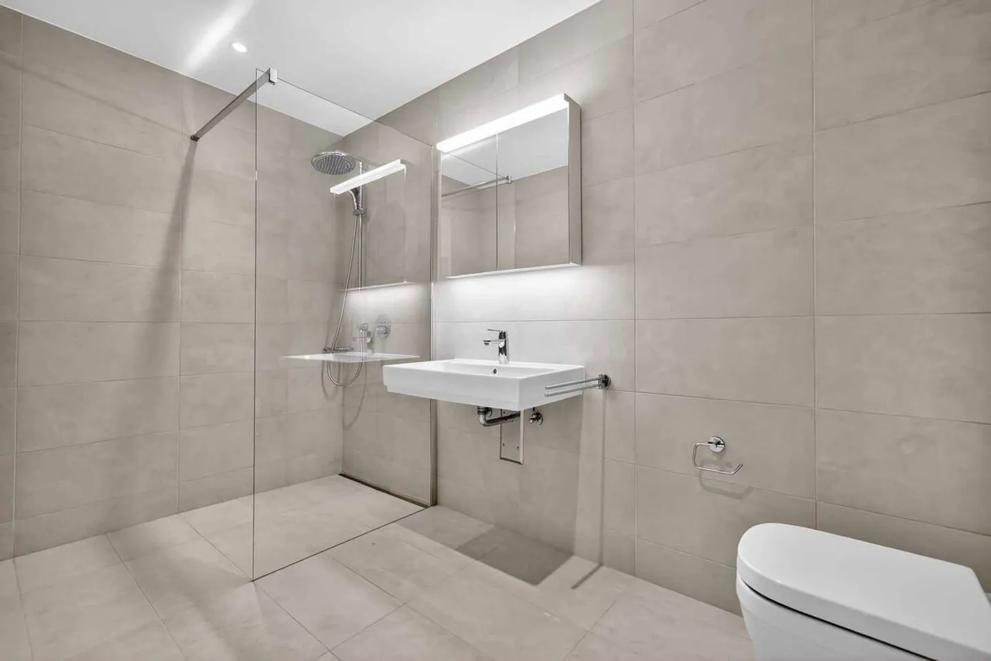 Attique neuf de 2,5 pièces, spacieux et lumineux - Photo 8 sur 9