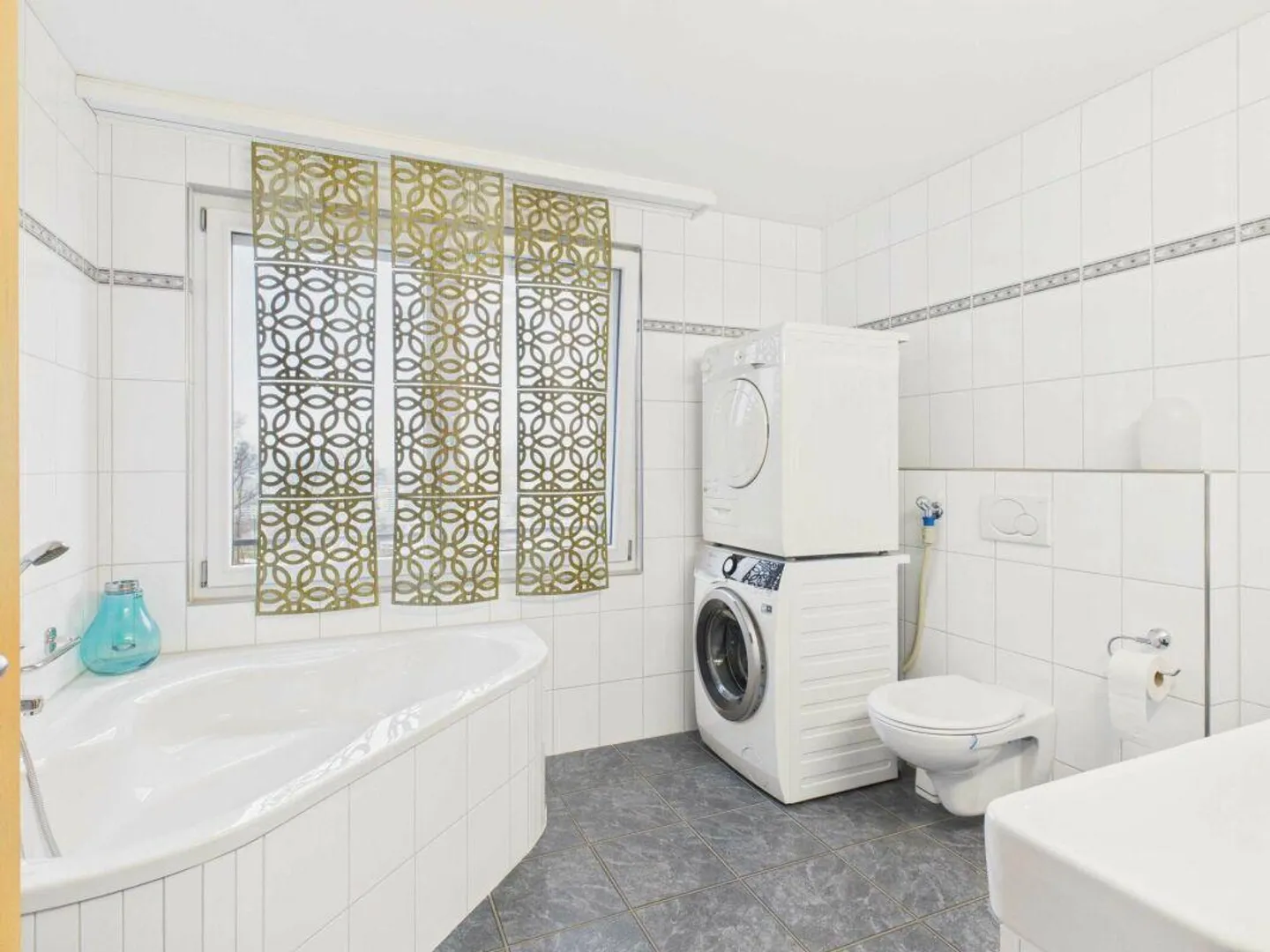 Bien d'investissement : Immeuble collectif avec 18 appartements, 16 garages et ... - Photo 12 sur 18