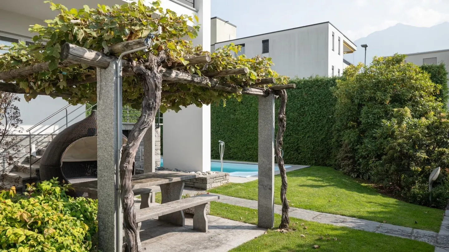 Splendida bifamigliare con piscina - Sementina - Foto 2 di 28