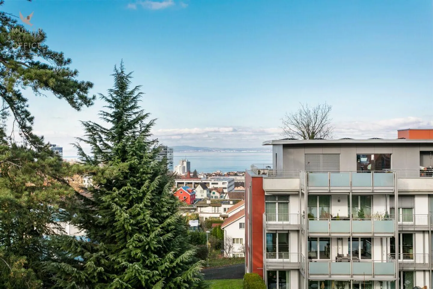 Elegante Attika-Wohnung mit Seesicht - Foto 1 von 13