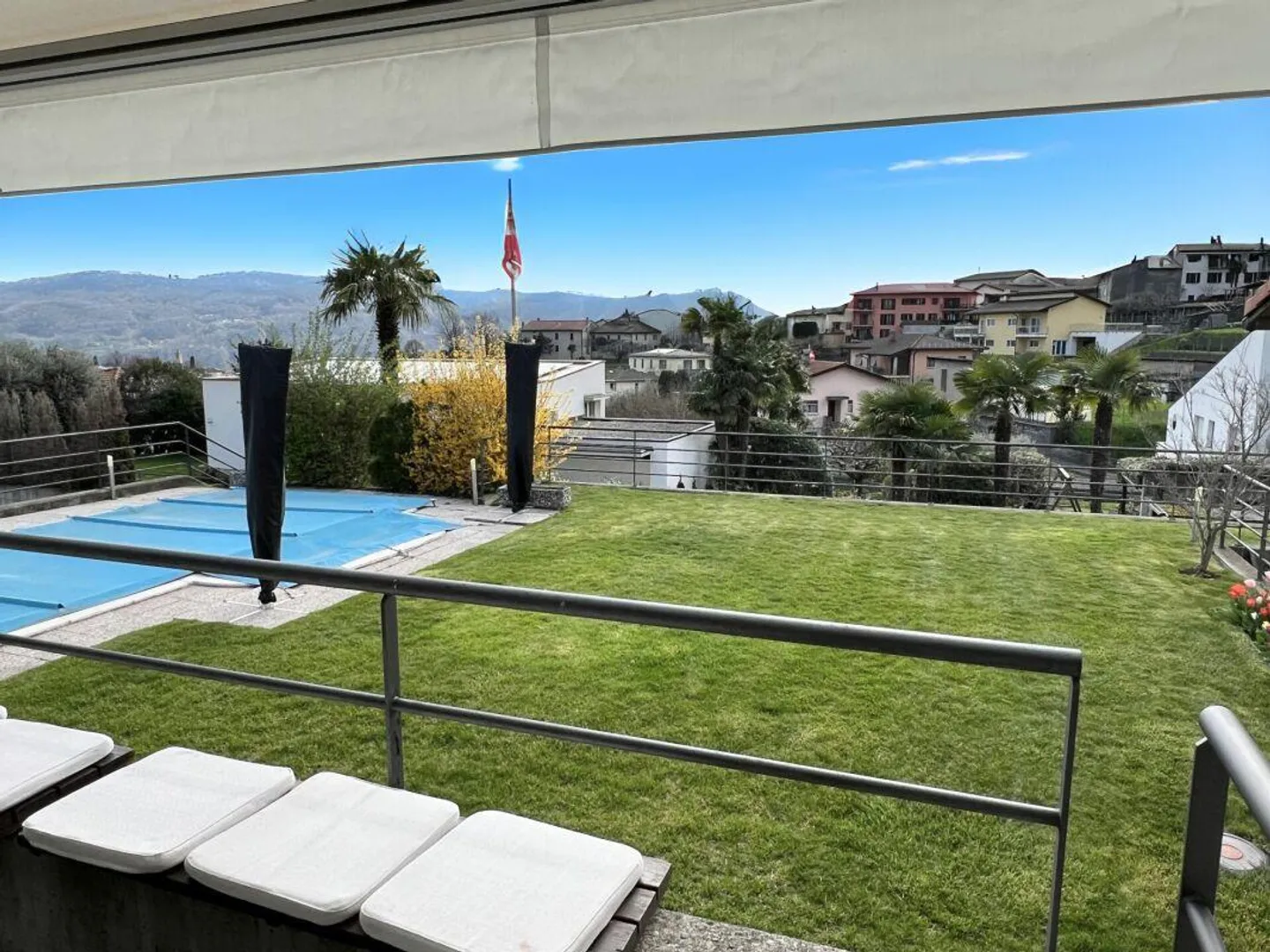 Propriété exclusive avec grand jardin et piscine - Photo 15 sur 18