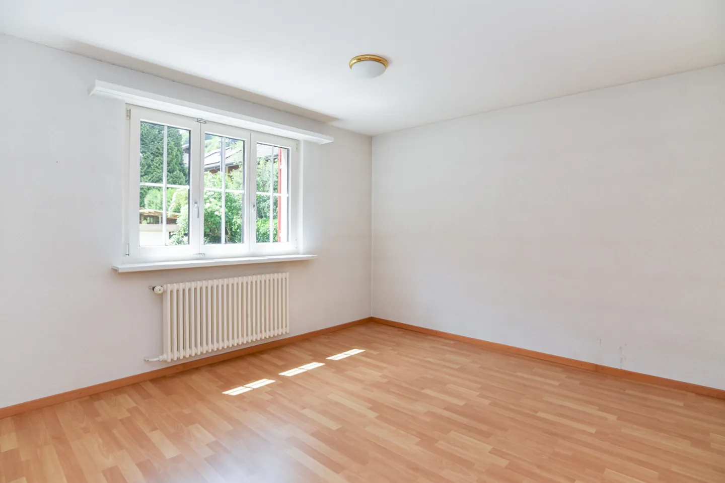 Charmantes Einfamilienhaus mit Garten - Foto 8 von 13