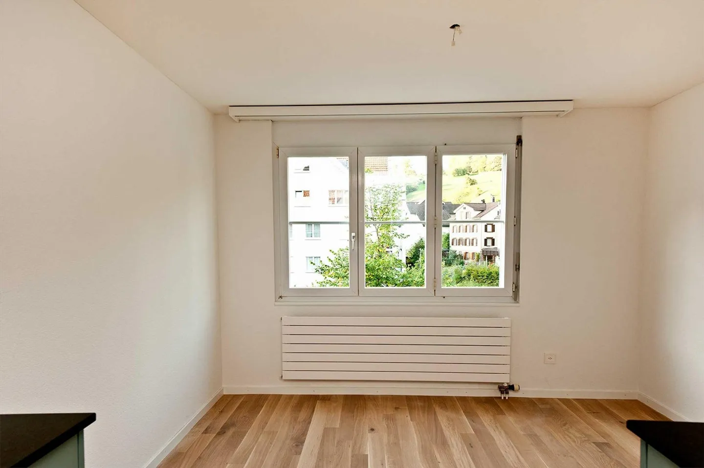 Sentiment de vie sur 125 m2 ! Appartement de 5,5 pièces avec balcon couvert - Photo 3 sur 19